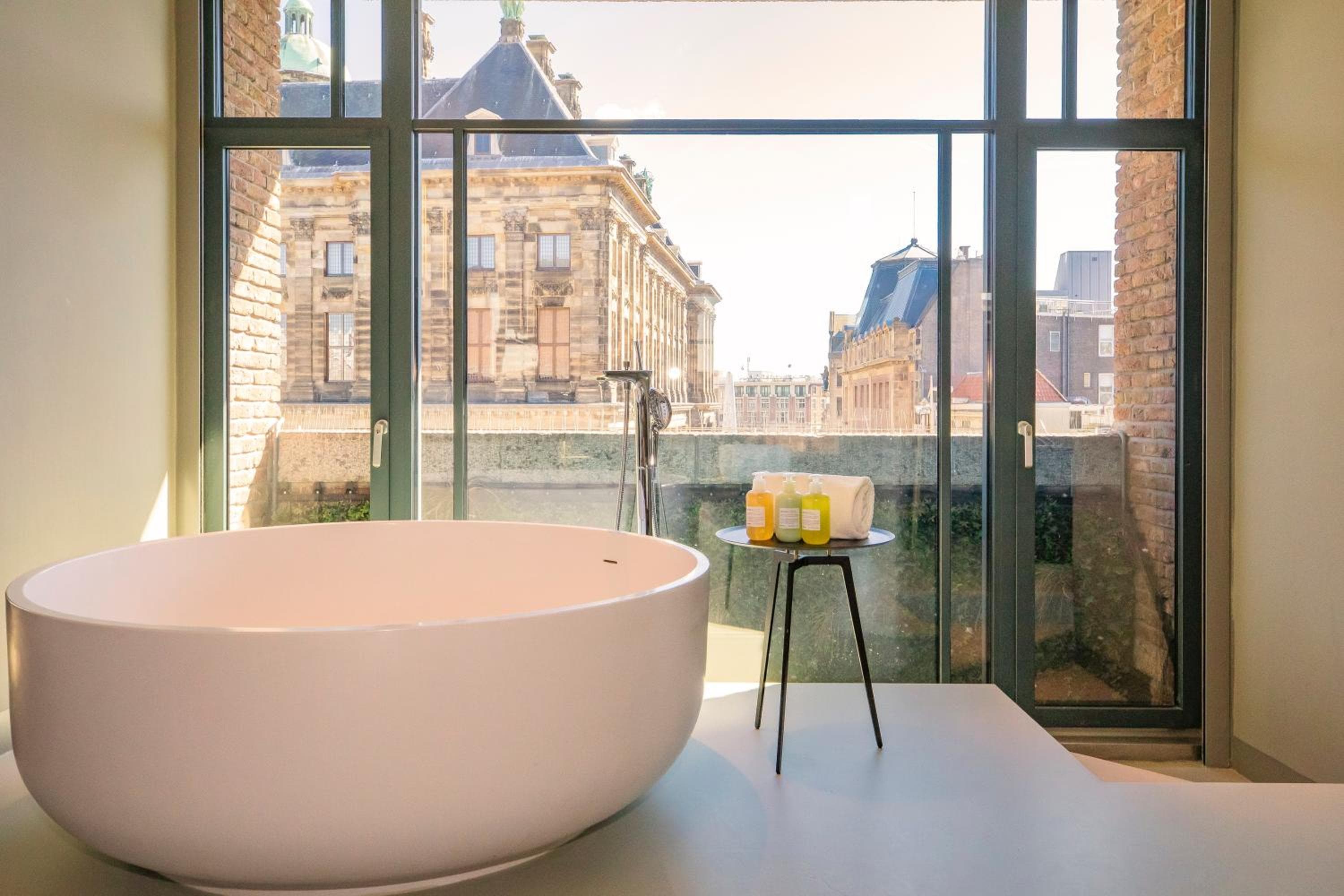 Ad Amsterdam — 5