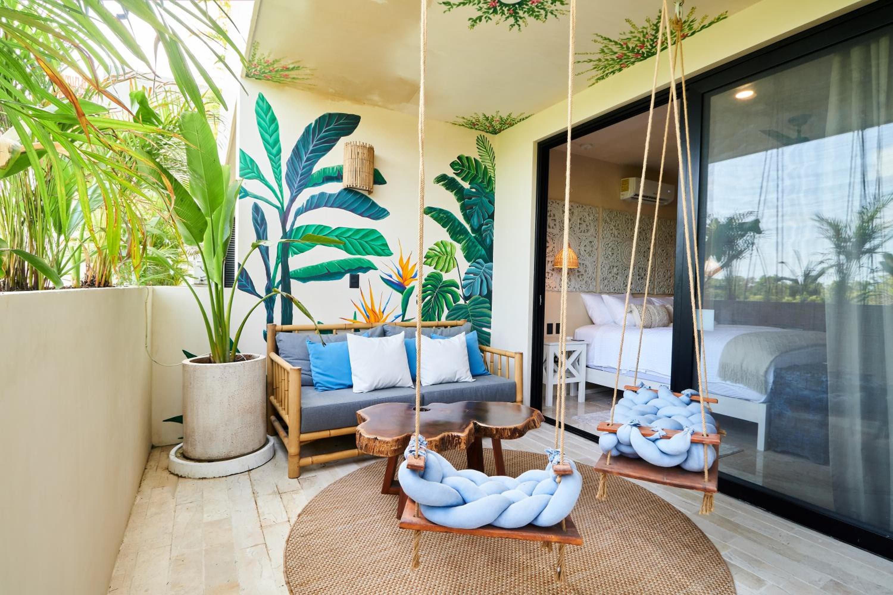 Spacious & Comfy Penthouse Oasis with Plunge Pool — 9