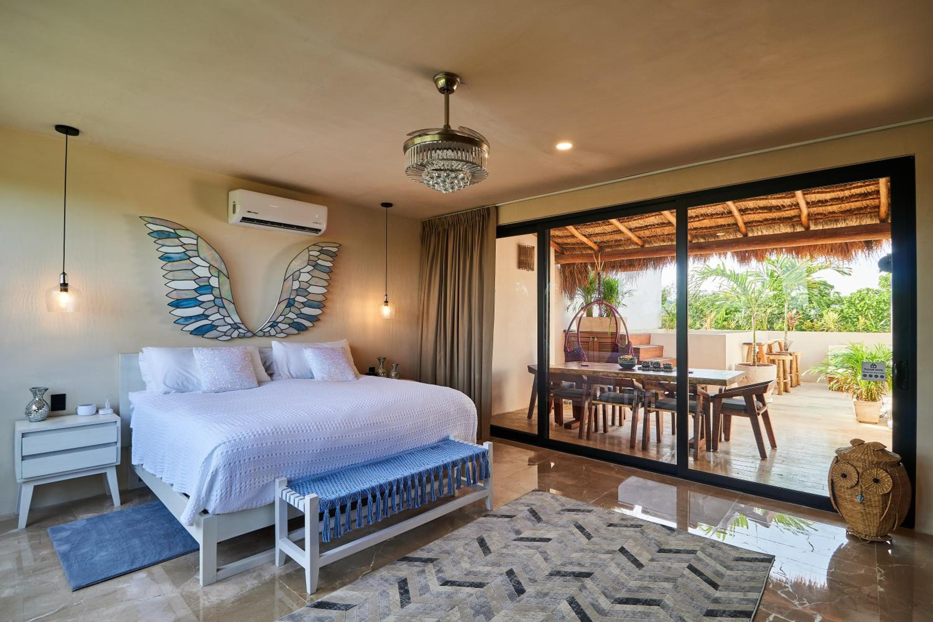 Spacious & Comfy Penthouse Oasis with Plunge Pool — 2