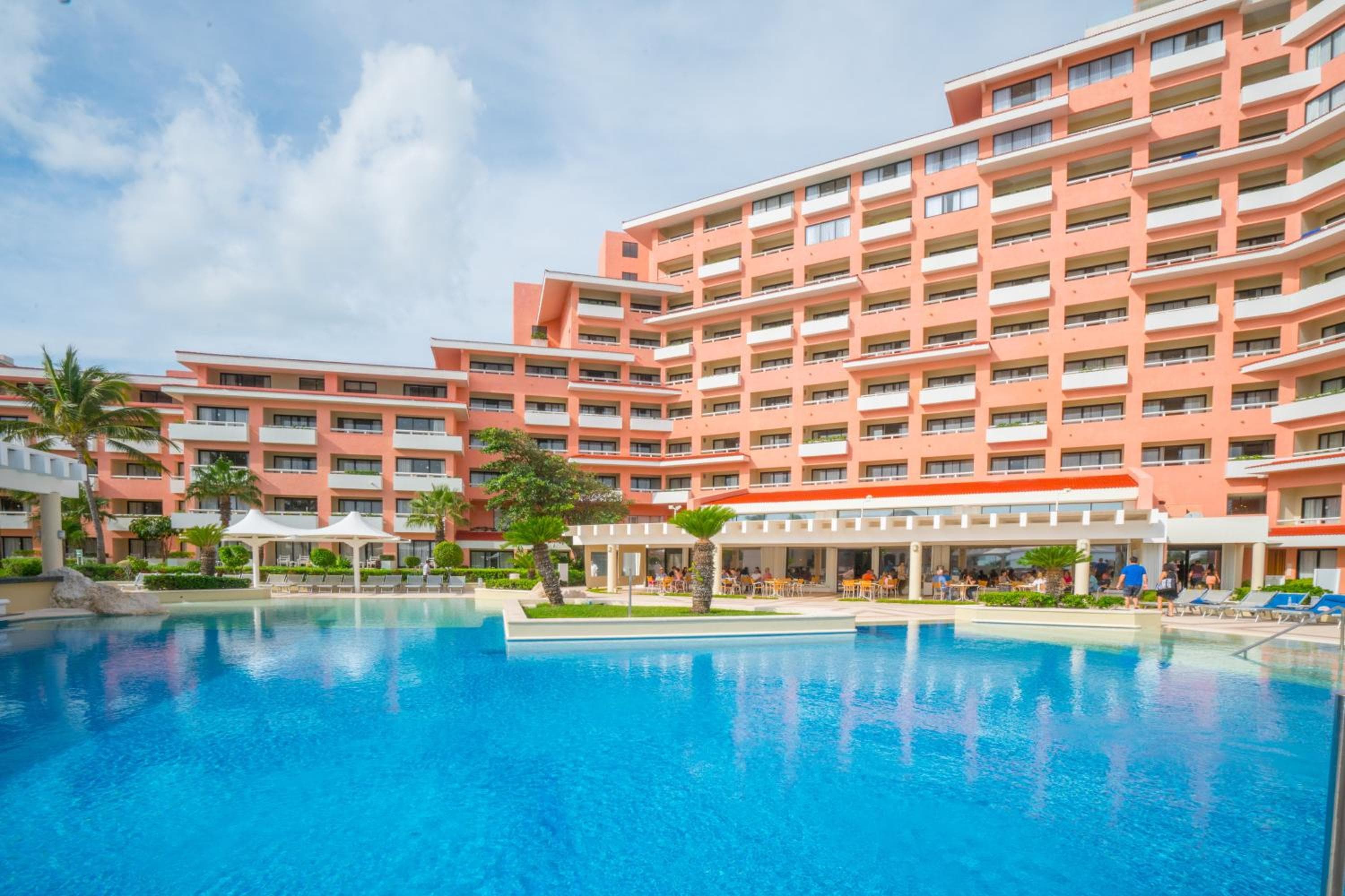 Wyndham Grand Cancun All Inclusive Resort & Villas — 16