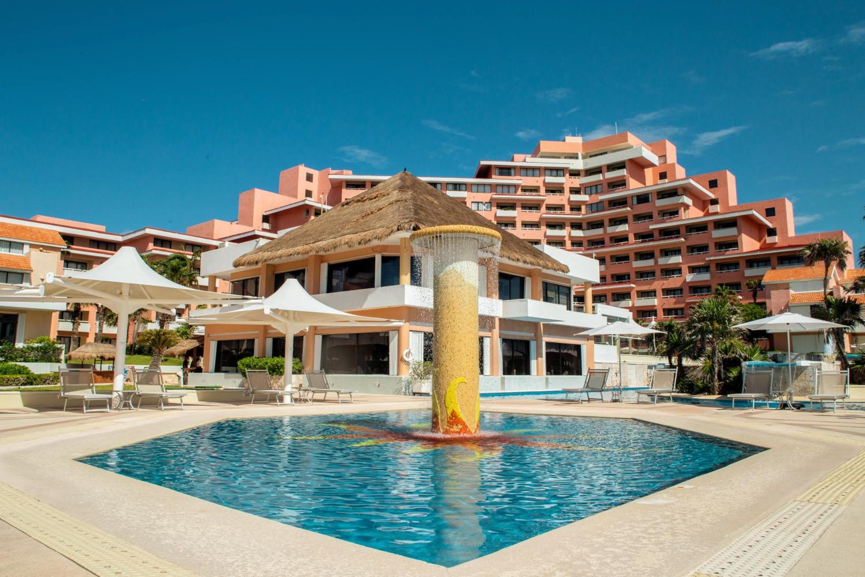 Wyndham Grand Cancun All Inclusive Resort & Villas — 18