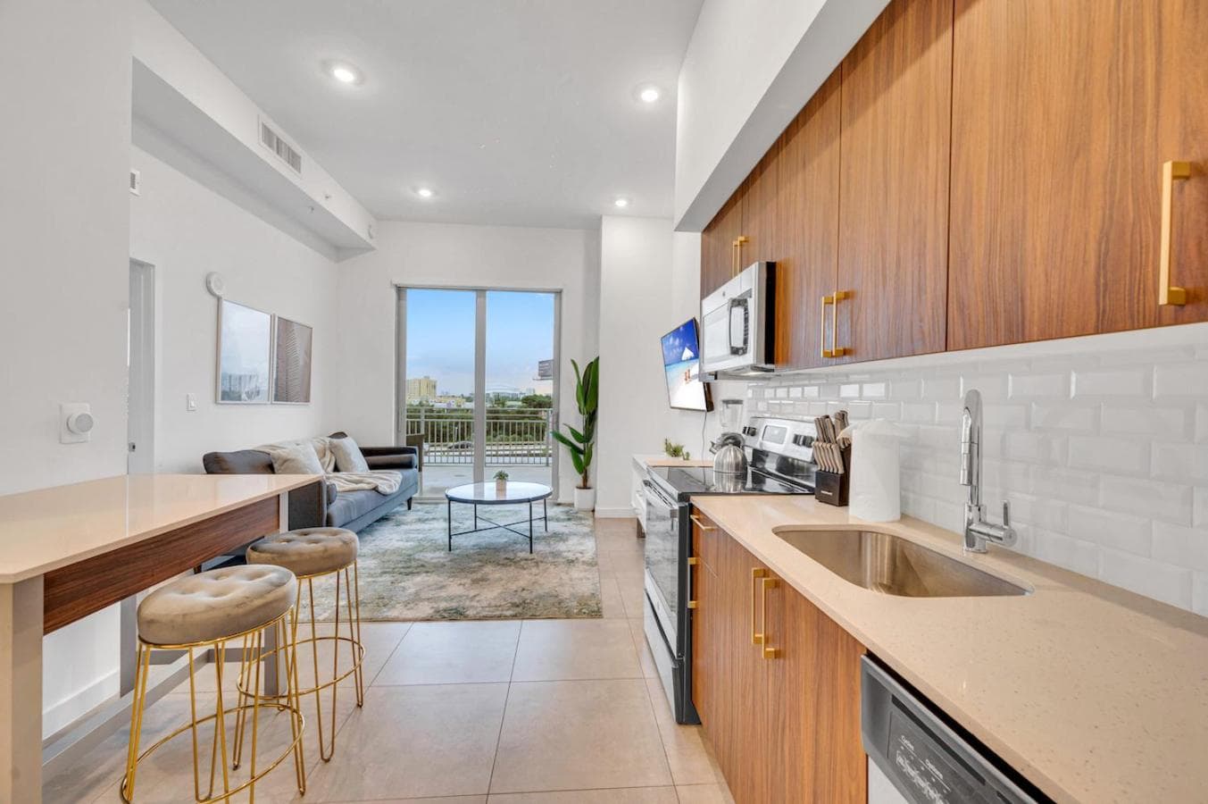 Modern Unit in Downtown Miami With Free Parking — 30