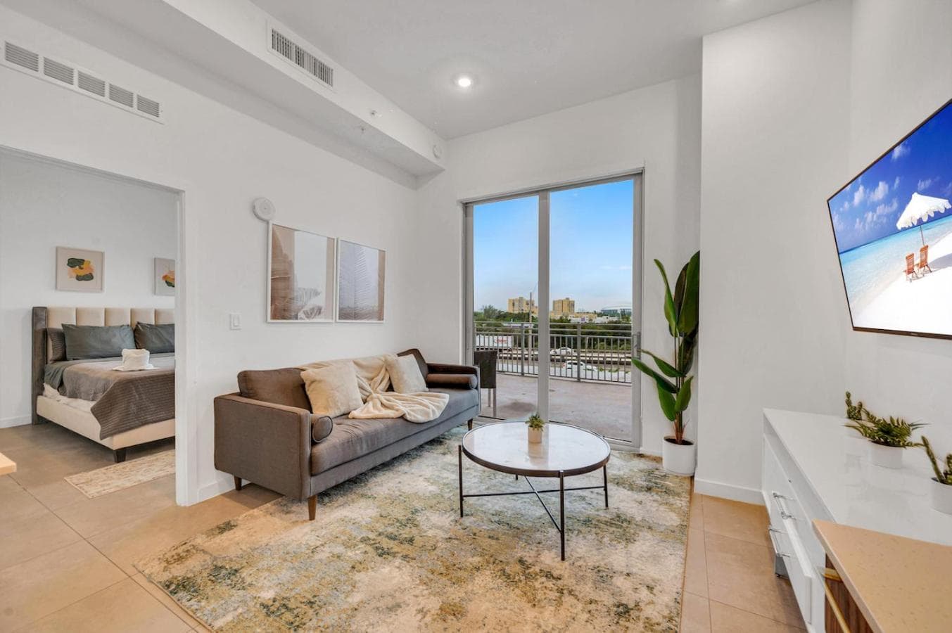 Modern Unit in Downtown Miami With Free Parking — 28
