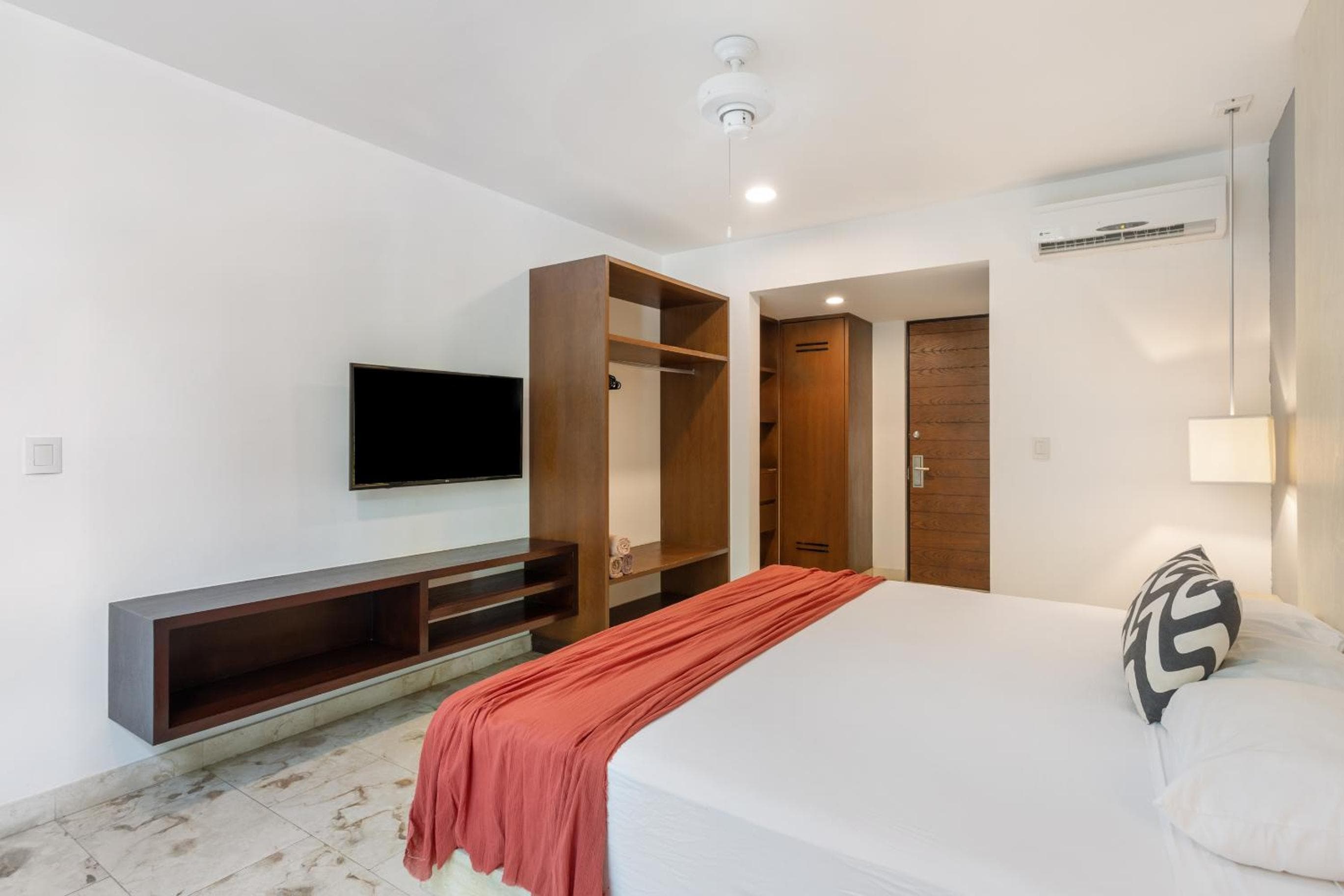 Anah Luxury Condos — 26