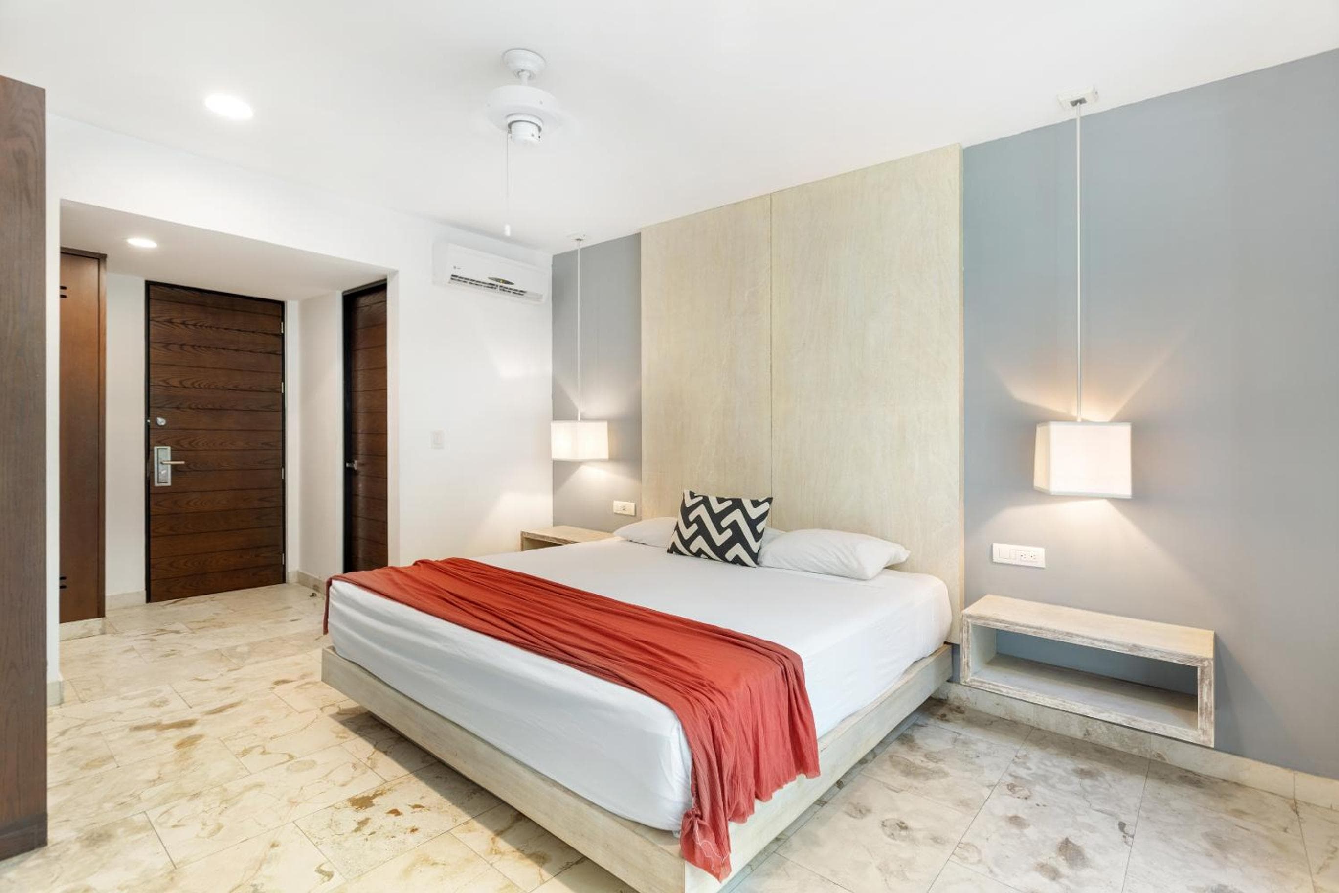 Anah Luxury Condos — 28
