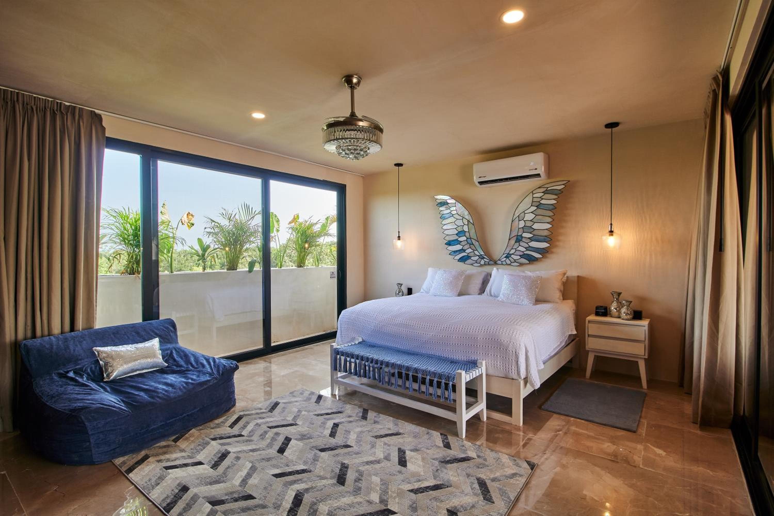 Spacious & Comfy Penthouse Oasis with Plunge Pool — 7