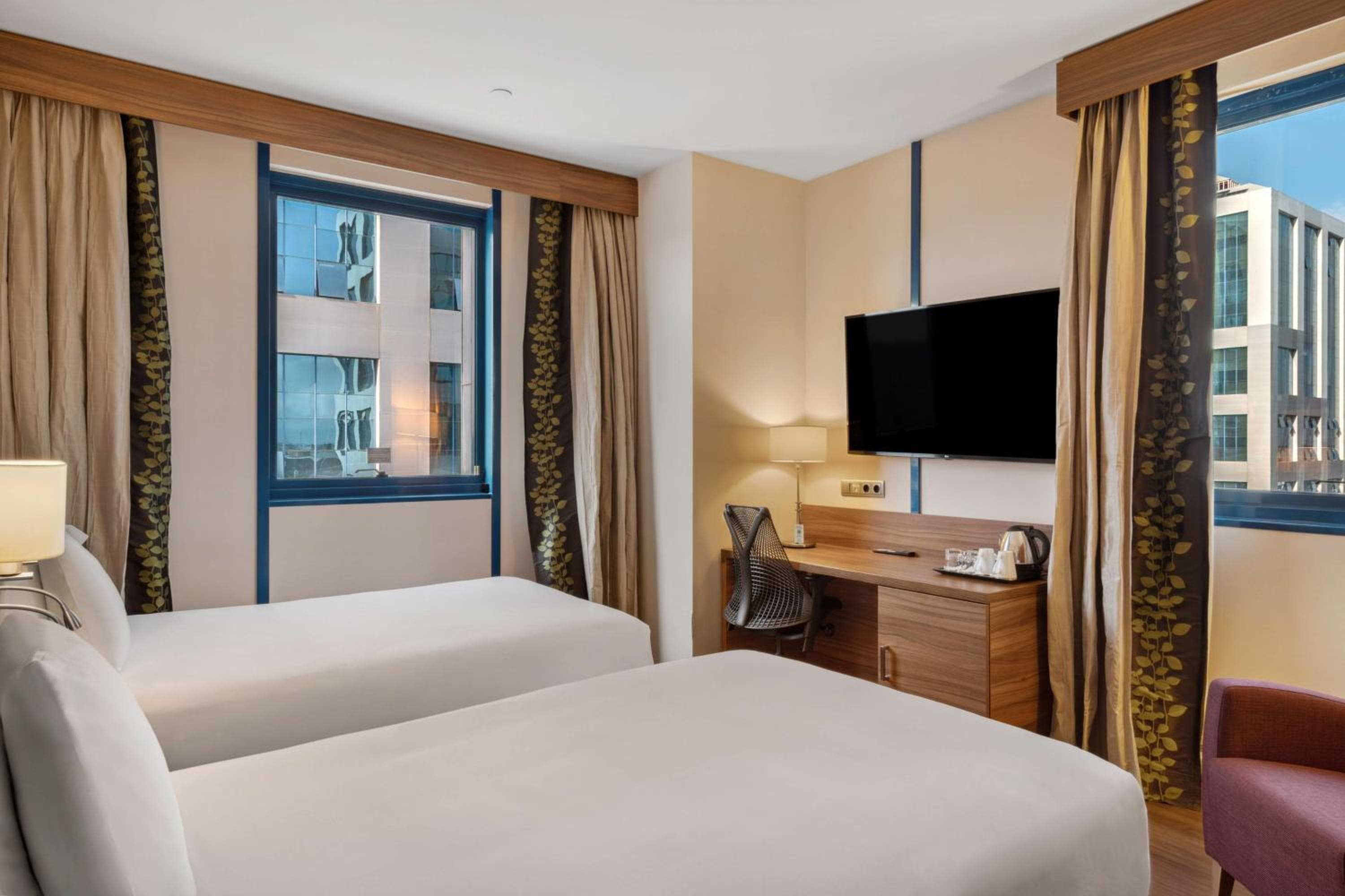 Hilton Garden Inn Sevilla — 16