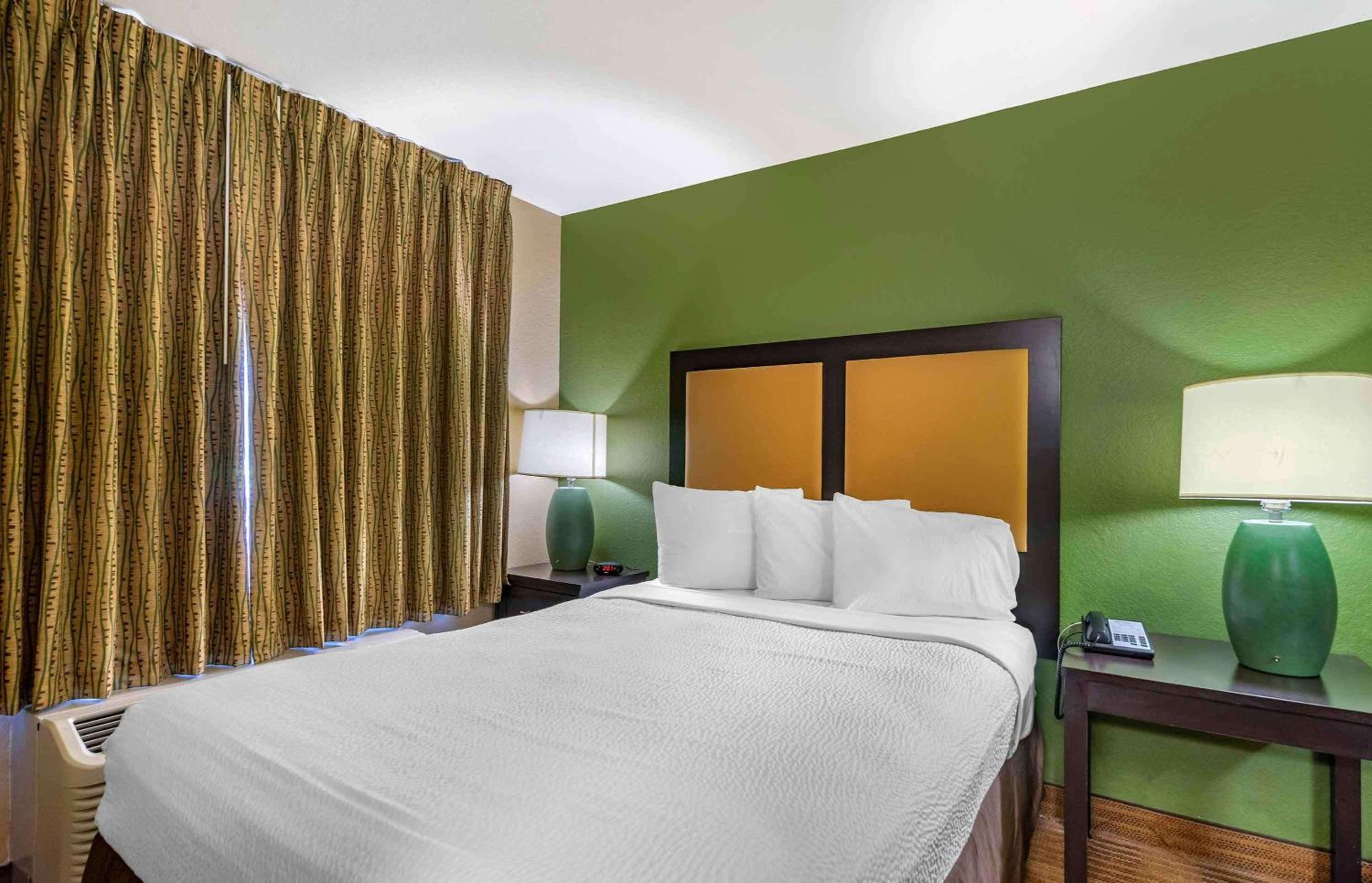 Extended Stay America Suites - Tampa - Aeropuerto - N Westshore Blvd — 12