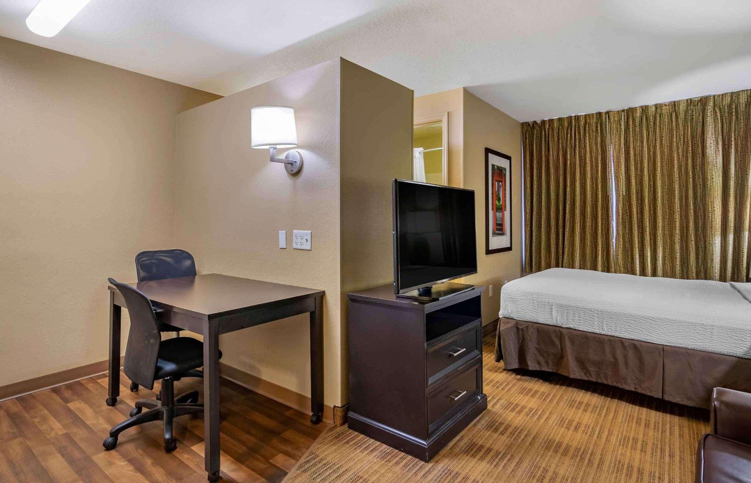 Extended Stay America Suites - Tampa - Aeropuerto - N Westshore Blvd — 13