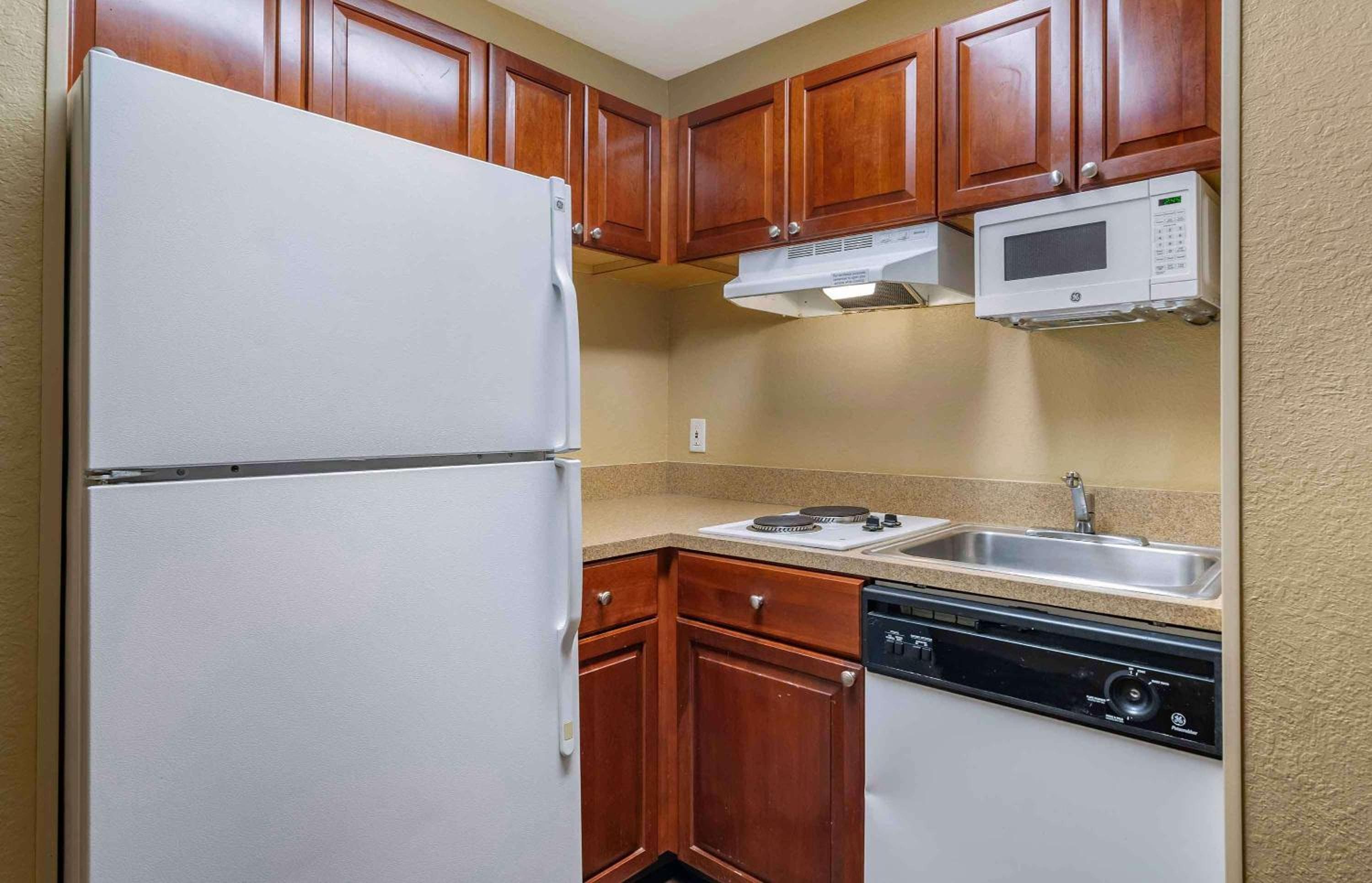 Extended Stay America Suites - Tampa - Aeropuerto - N Westshore Blvd — 21