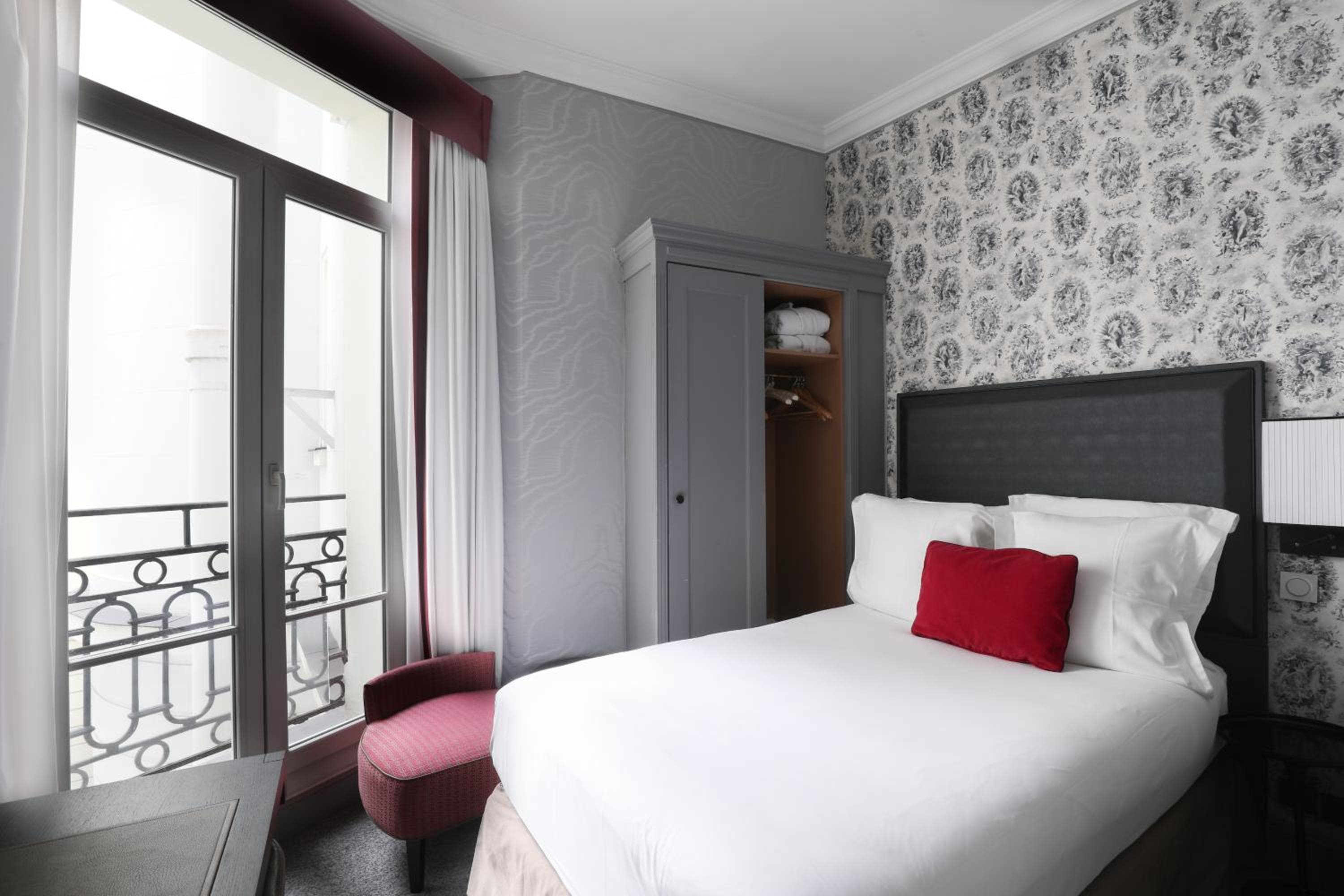 Maison Astor Paris, Curio Collection by Hilton — 20