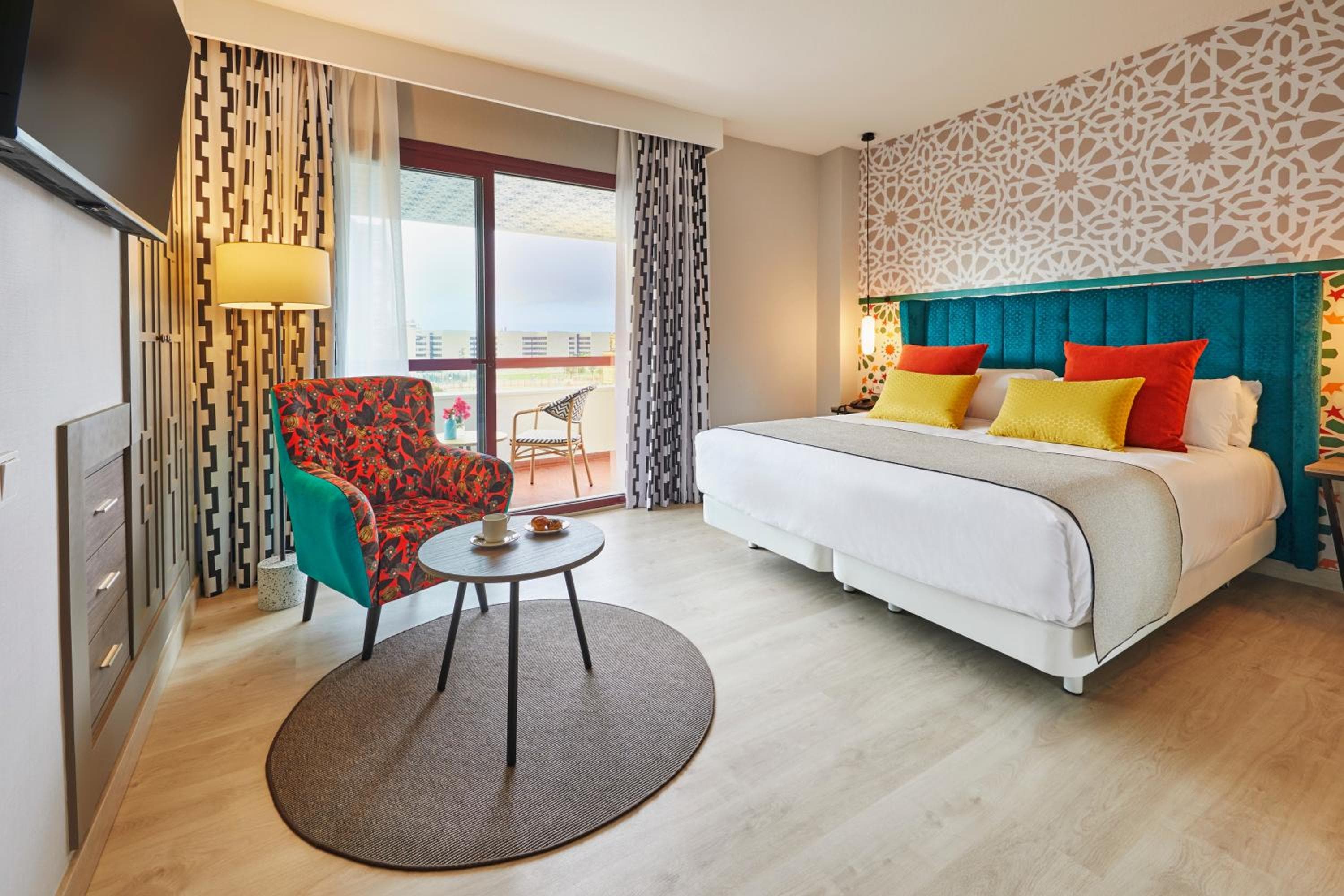 Hesperia Sevilla — 12