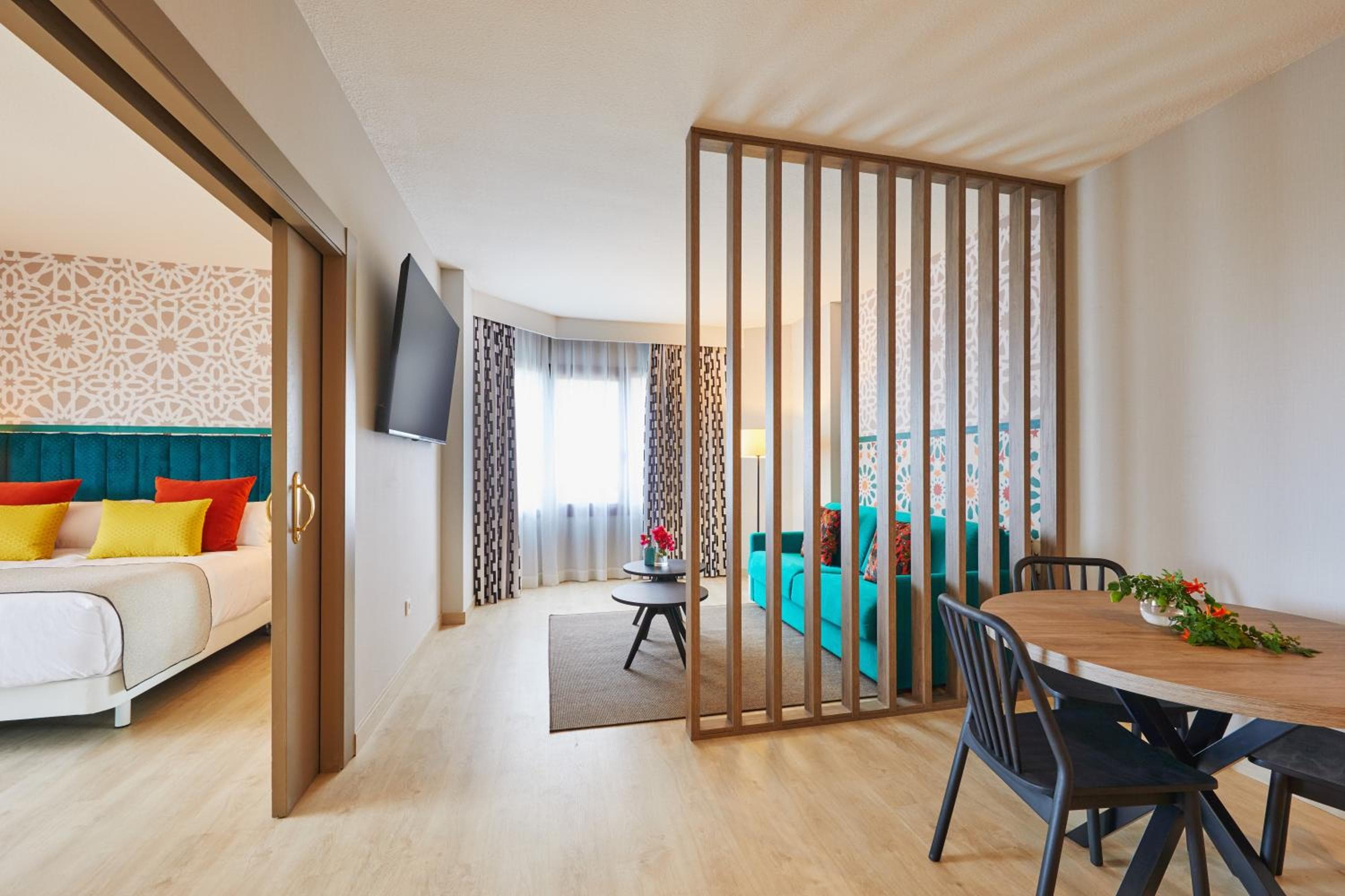 Hesperia Sevilla — 13