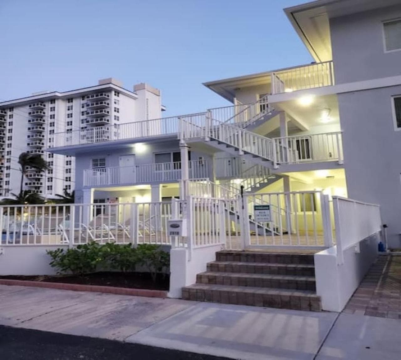 Bayshore Breeze Free Parking 9 — 22