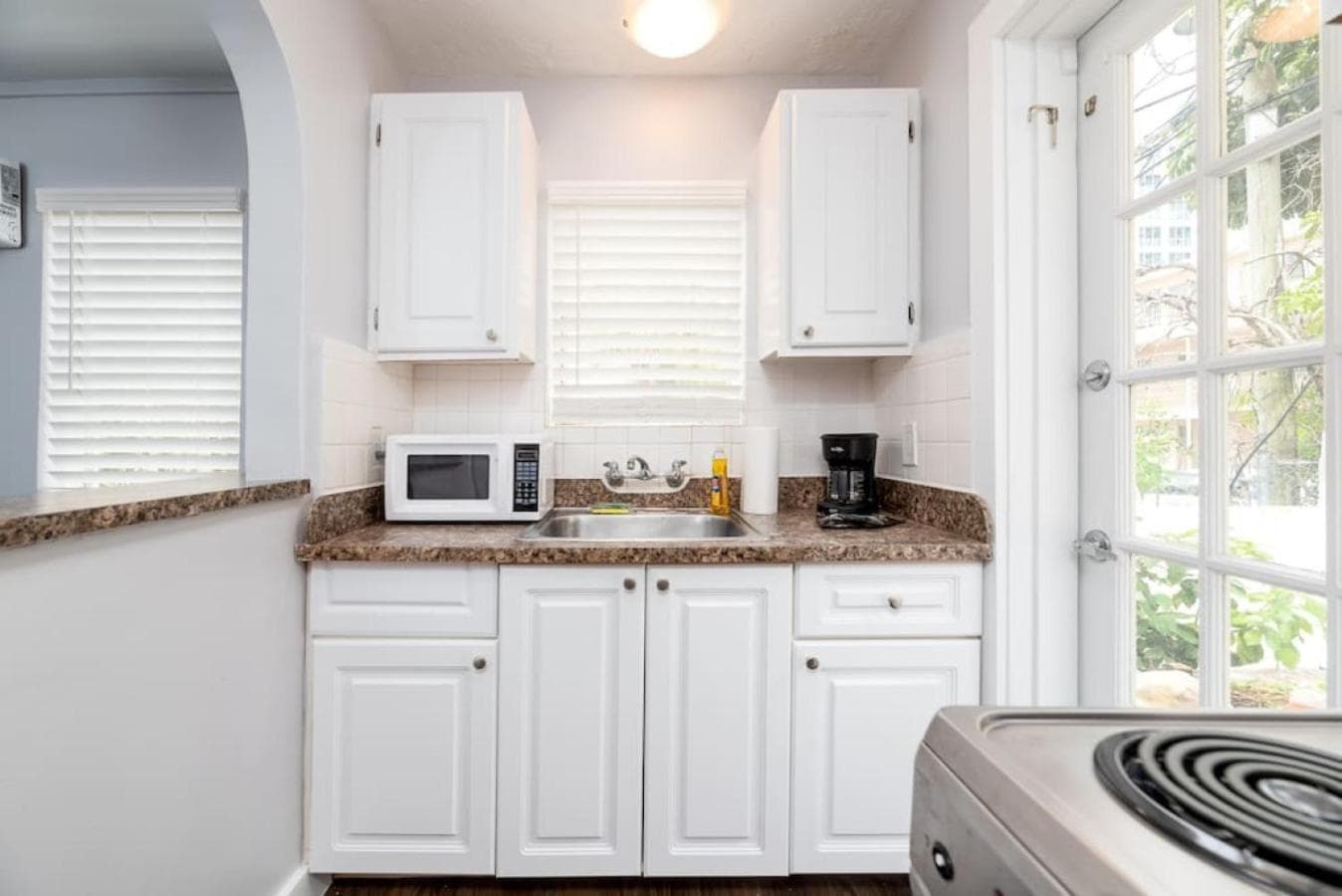 Ocean Breeze Free Parking Apt 5 — 6