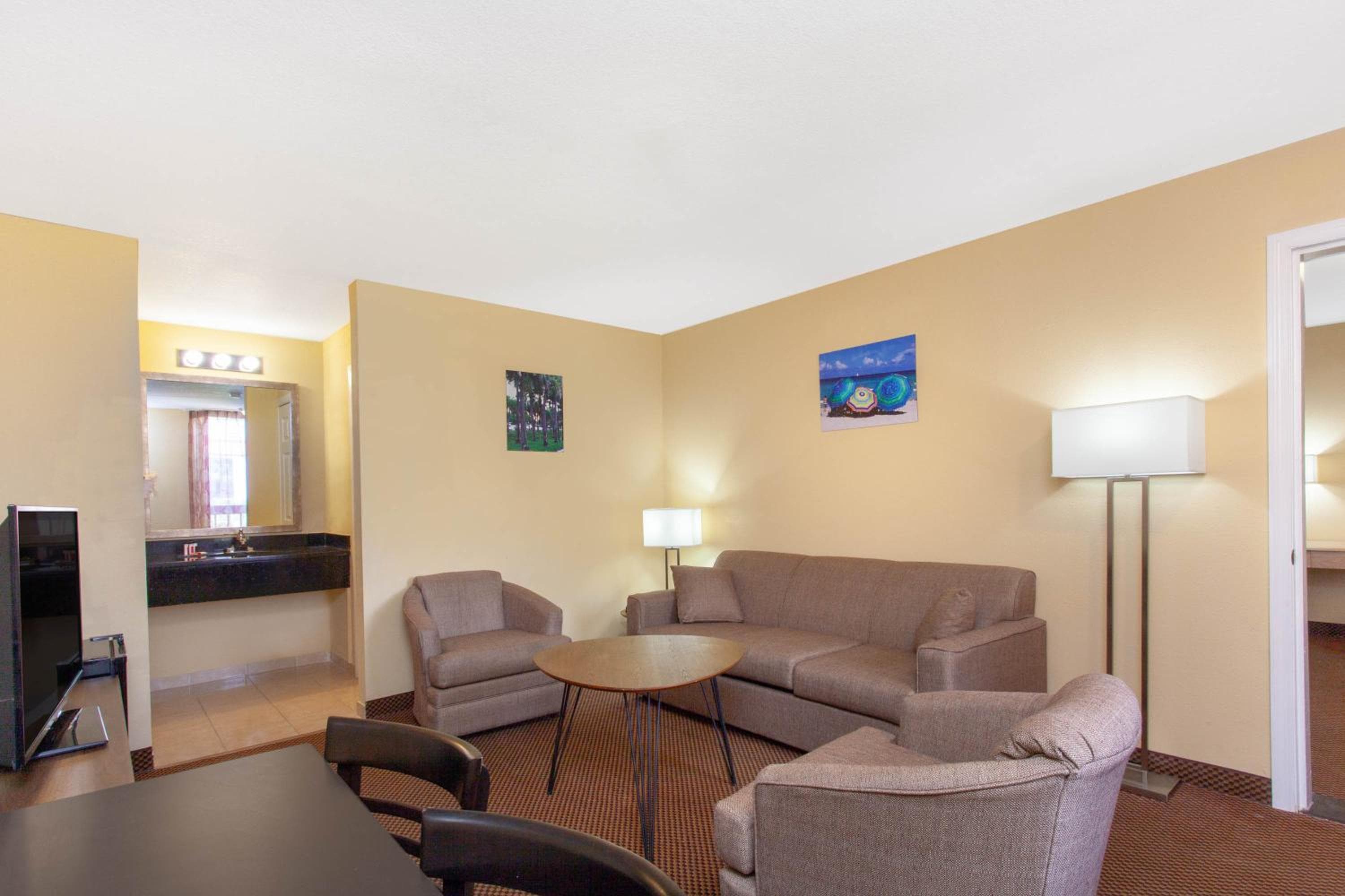 Grand Hotel Orlando at Universal Blvd - Shuttle to Theme Parks — 16