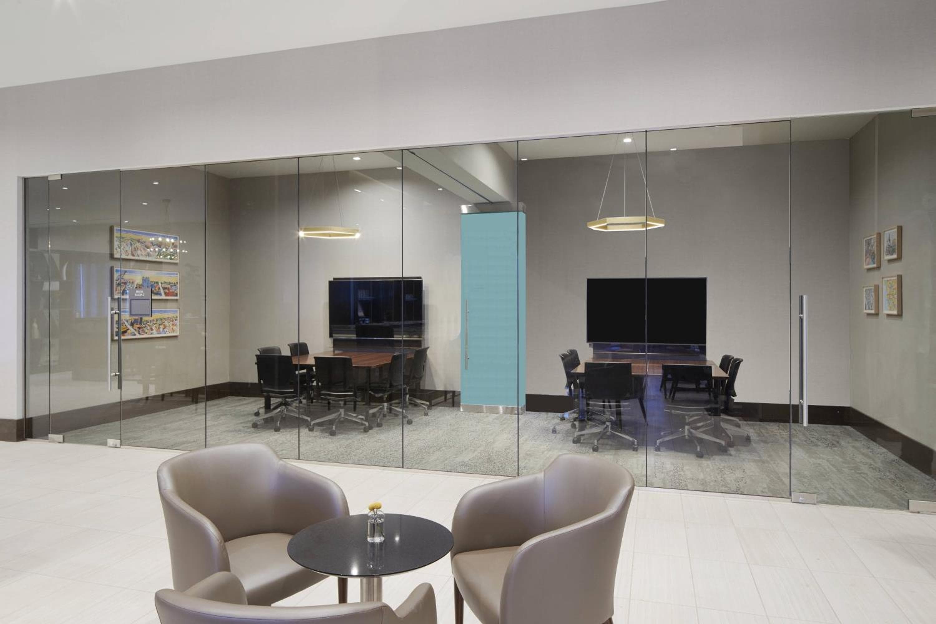 AC Hotel by Marriott Beverly Hills — 11