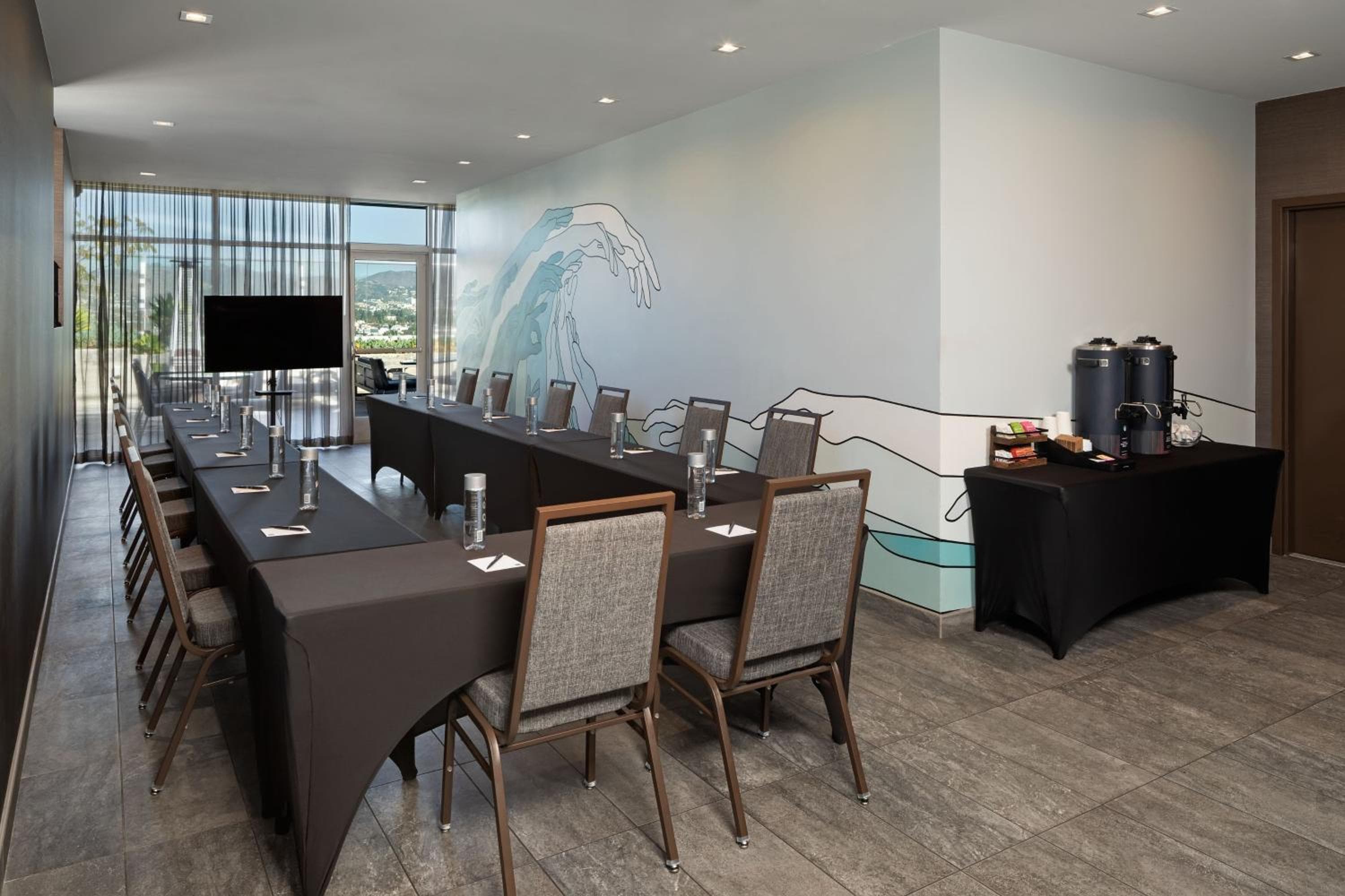 AC Hotel by Marriott Beverly Hills — 5