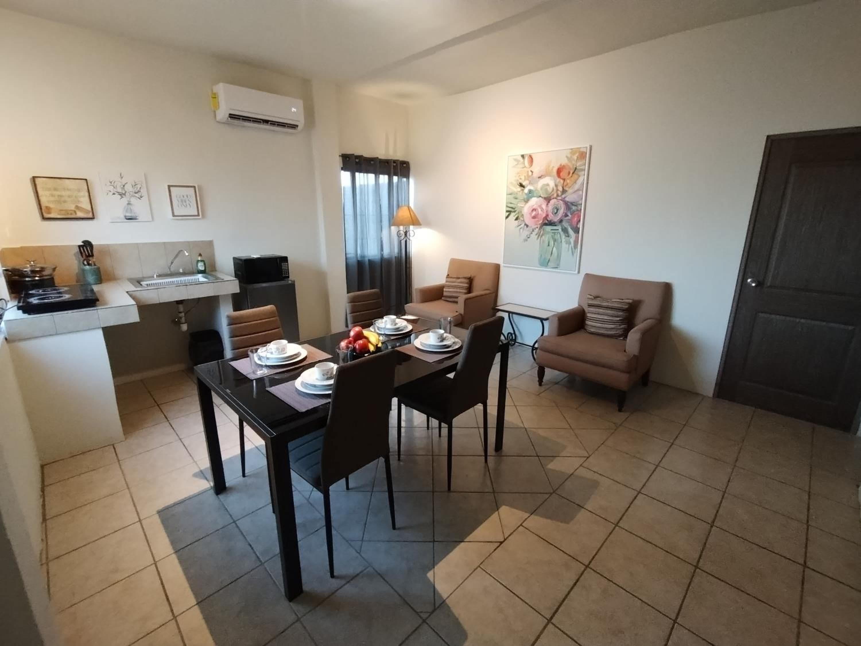 Tres Migueles, Departamento Alaain, Familienhotel, Komfort, in der Nähe des Yachthafens, touristisches Gebiet und Strand — 7