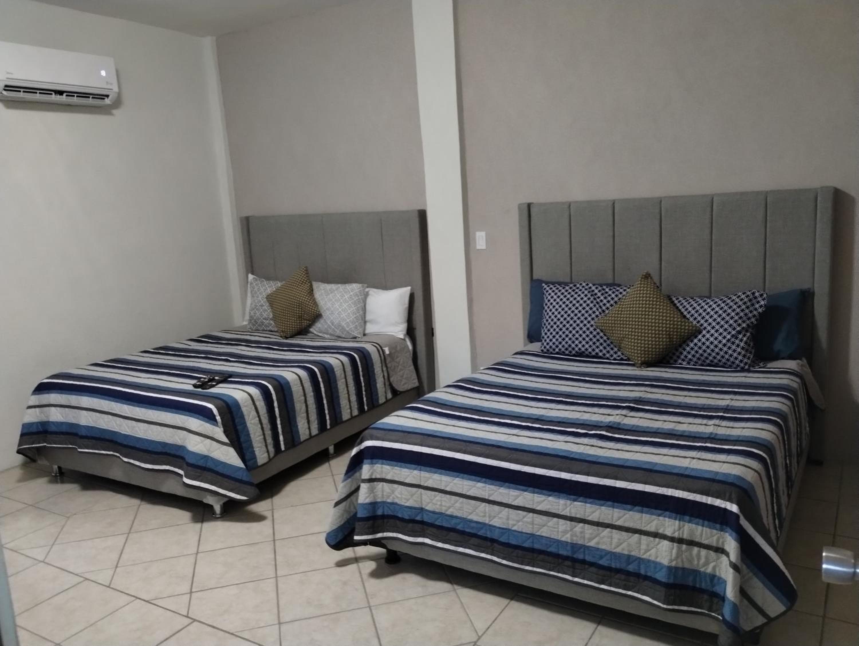 Tres Migueles, Departamento Alaain, Familienhotel, Komfort, in der Nähe des Yachthafens, touristisches Gebiet und Strand — 4
