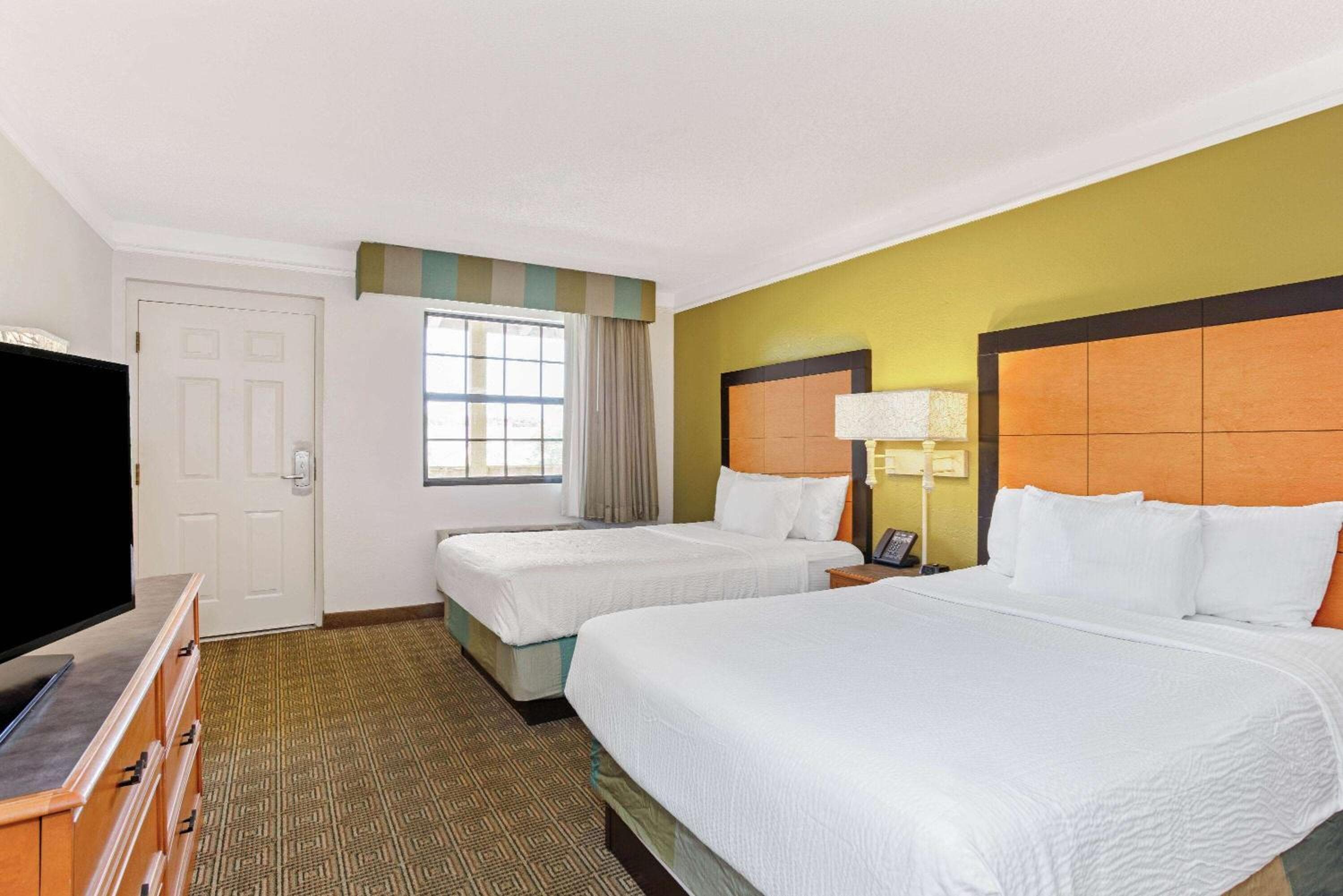 La Quinta Inn by Wyndham Orlando Airport West — 12