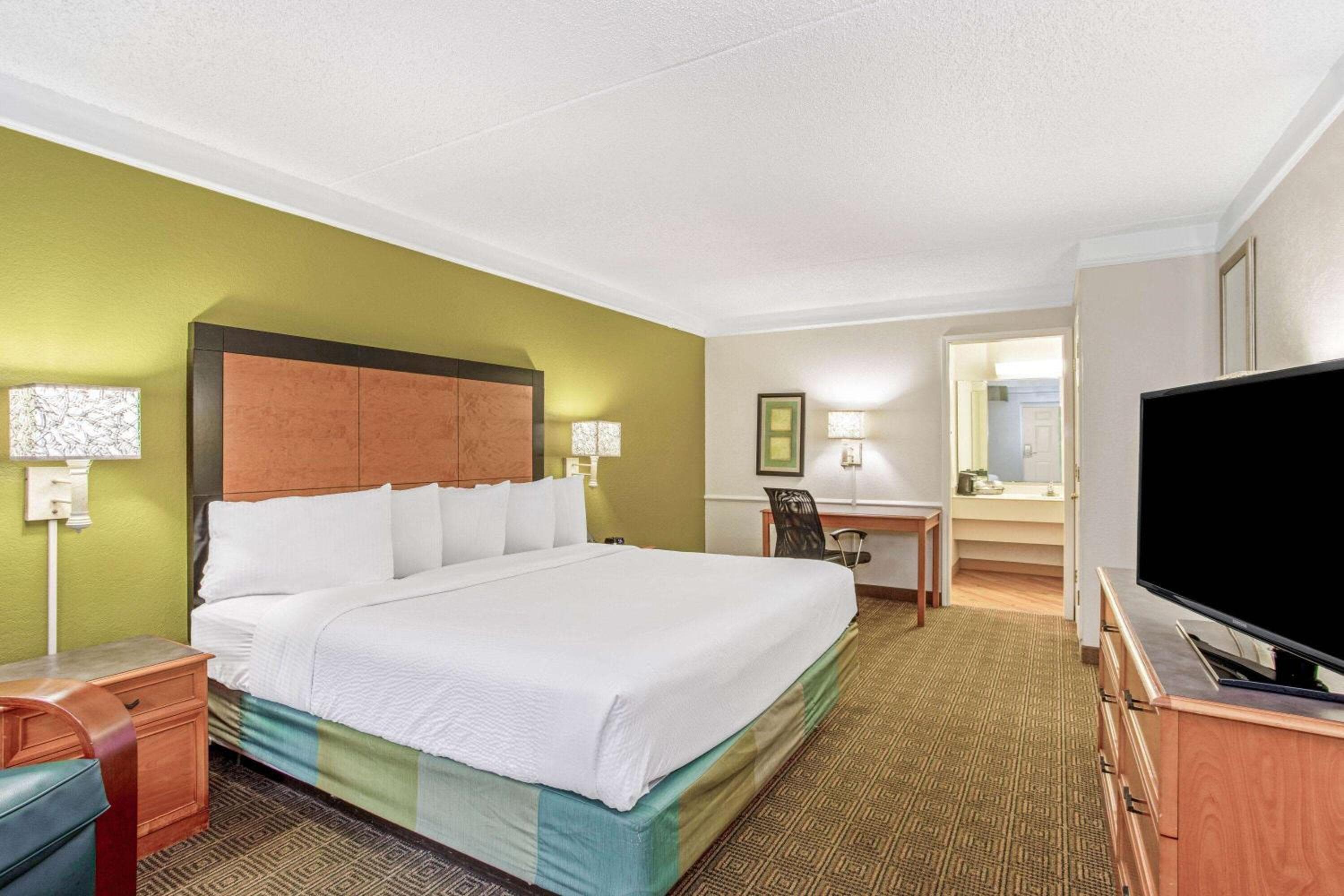 La Quinta Inn by Wyndham Orlando Airport West — 14