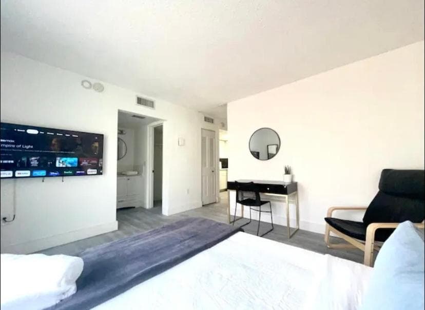EcoStays Apartment Near Miami Airport - 303 — 11