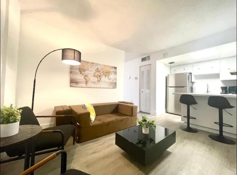 EcoStays Apartment Near Miami Airport - 303 — 22
