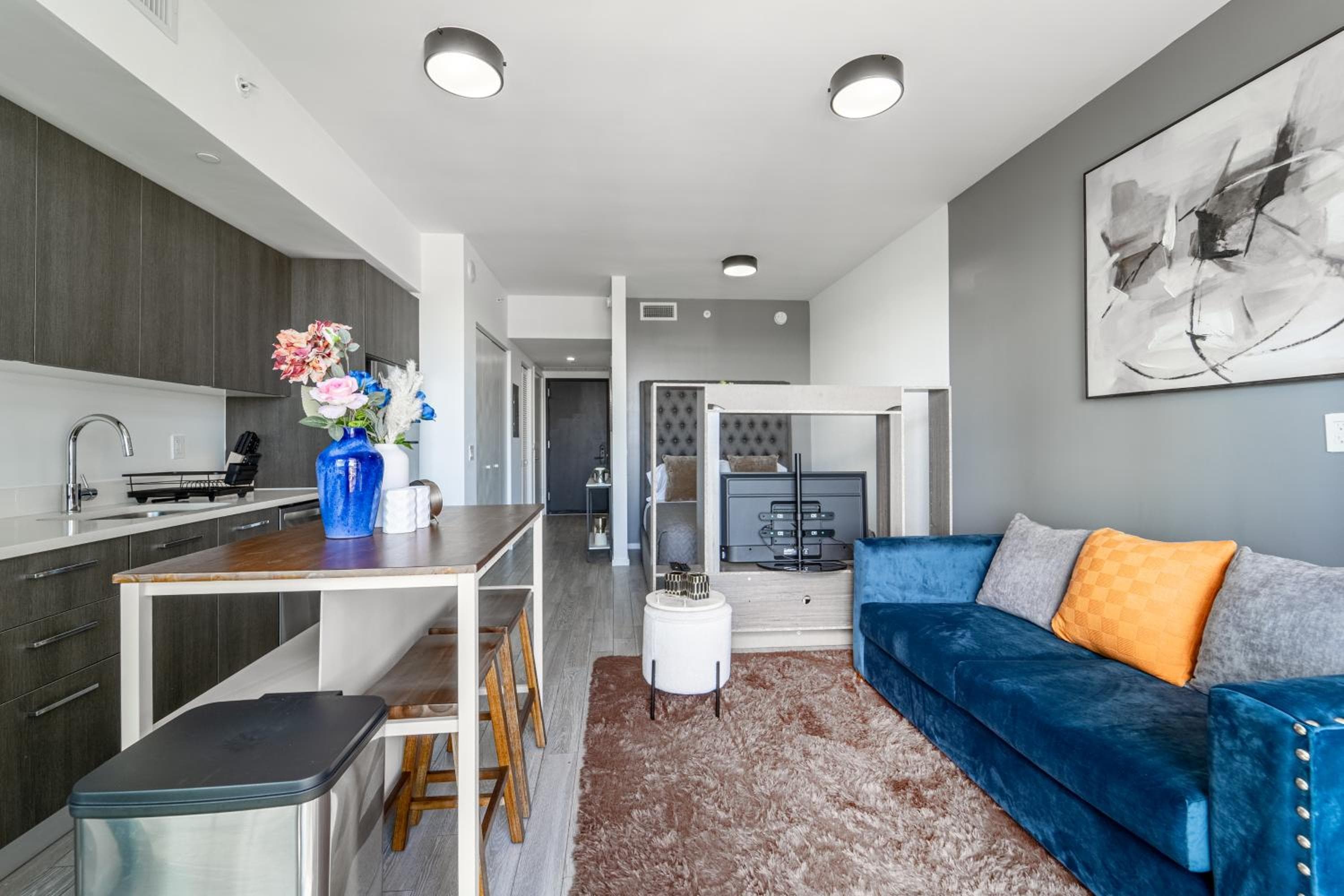 Devereaux Miami Luxury One-Bedroom and Studios — 16