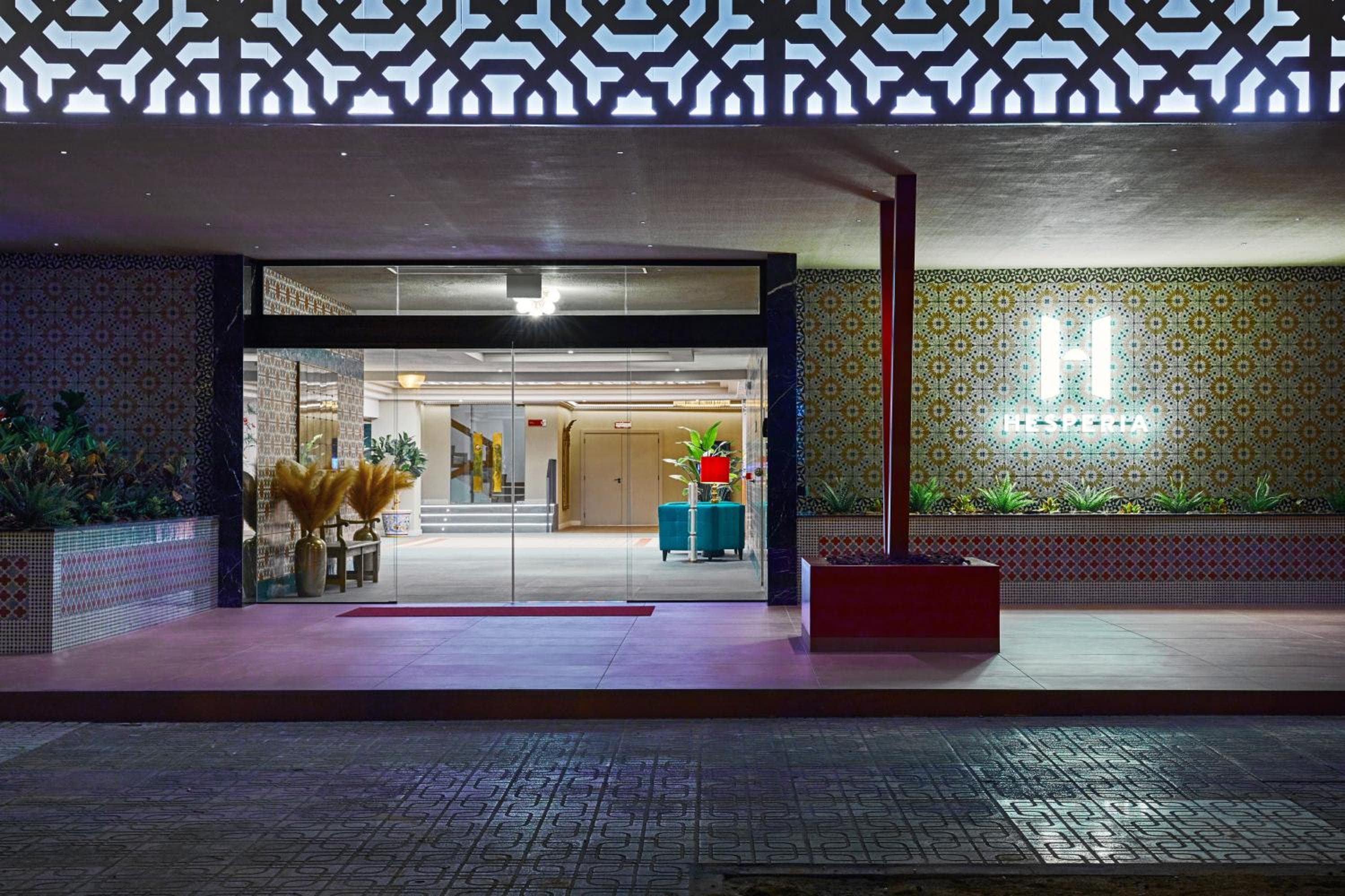 Hesperia Sevilla — 4