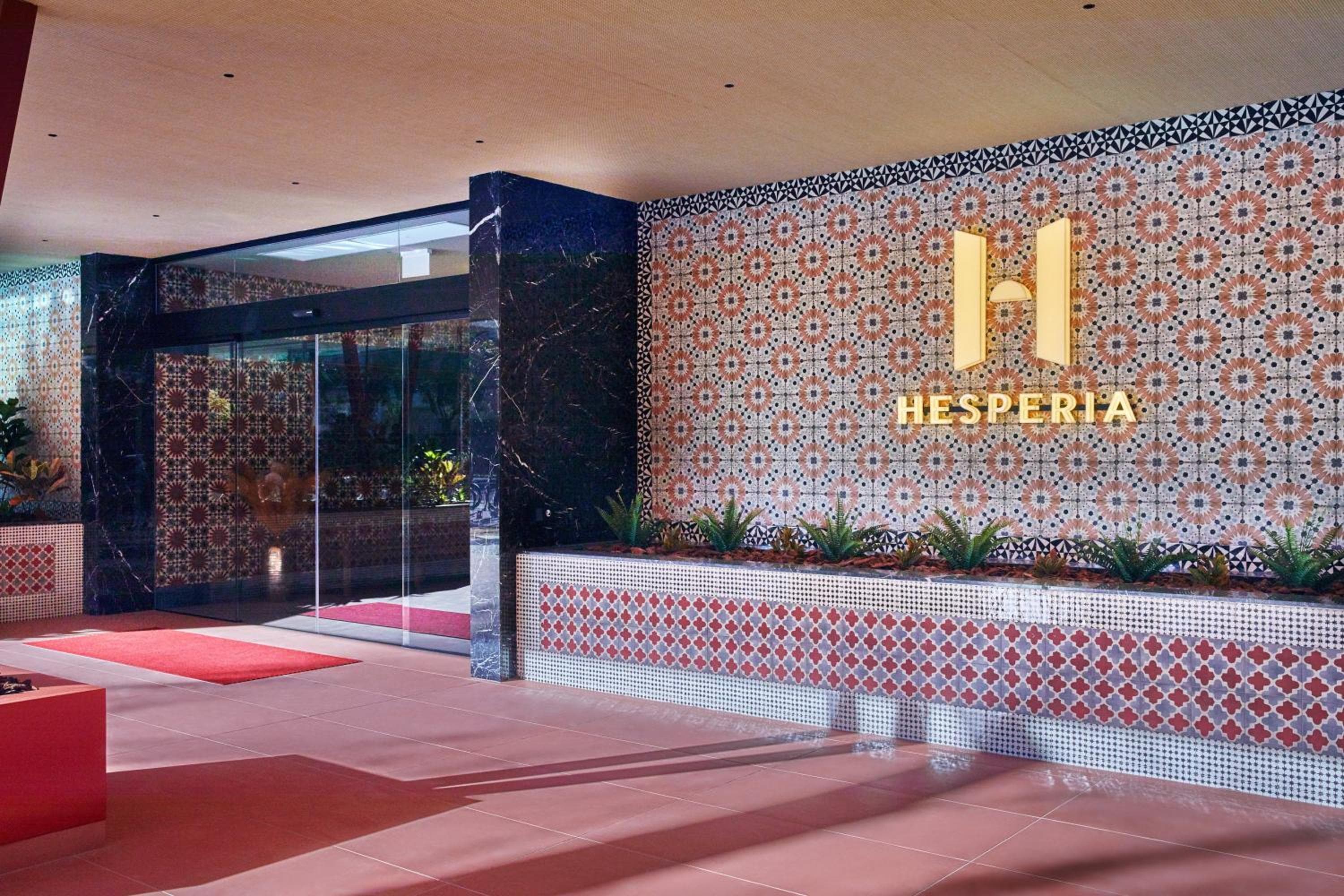 Hesperia Sevilla — 26