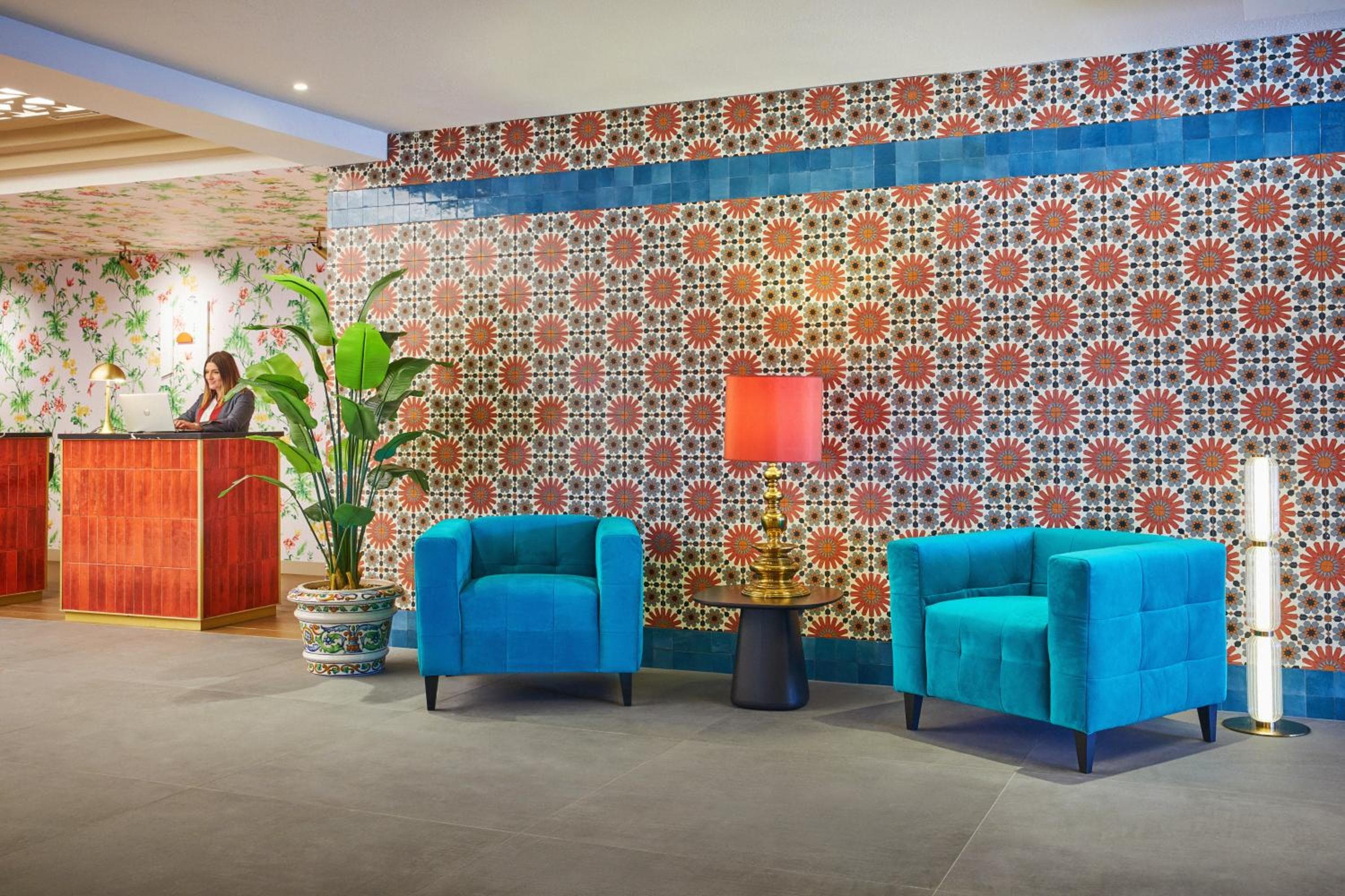 Hesperia Sevilla — 17