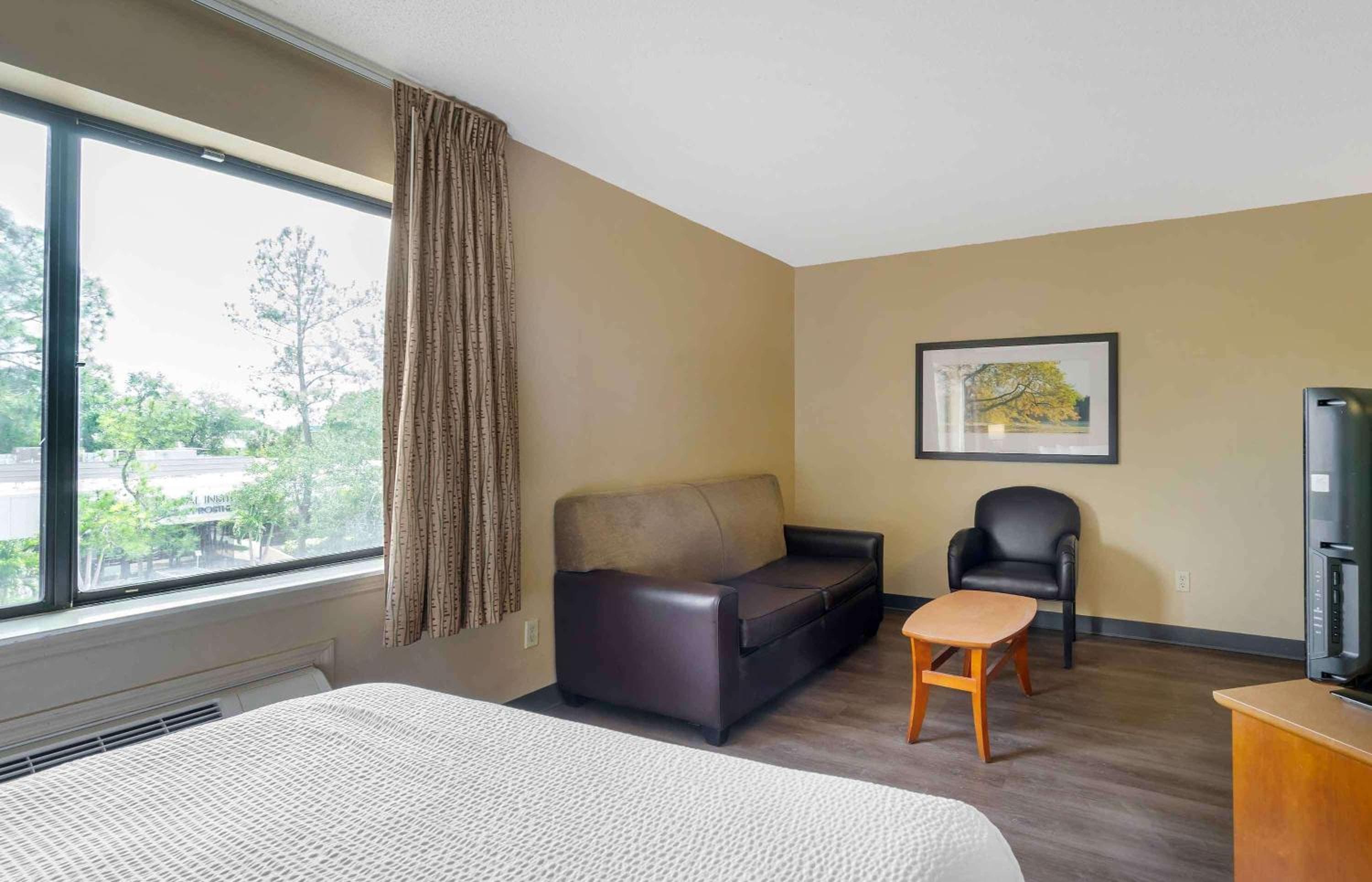 Extended Stay America Select Suites Tampa Airport Memorial Hwy — 21