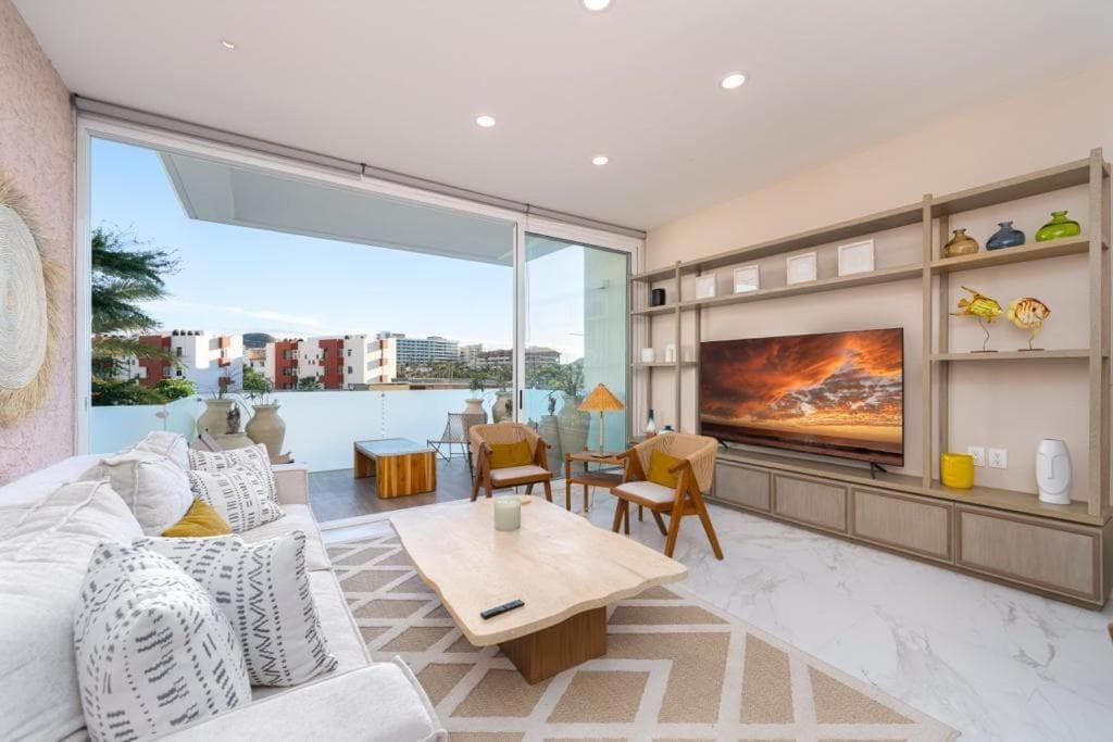 New 3BR condo with exceptional location with pool — 9