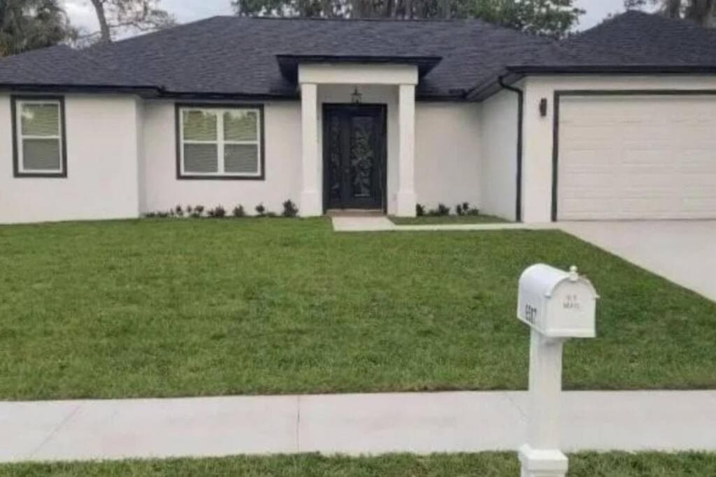 Villa White Rock in Tampa — 1