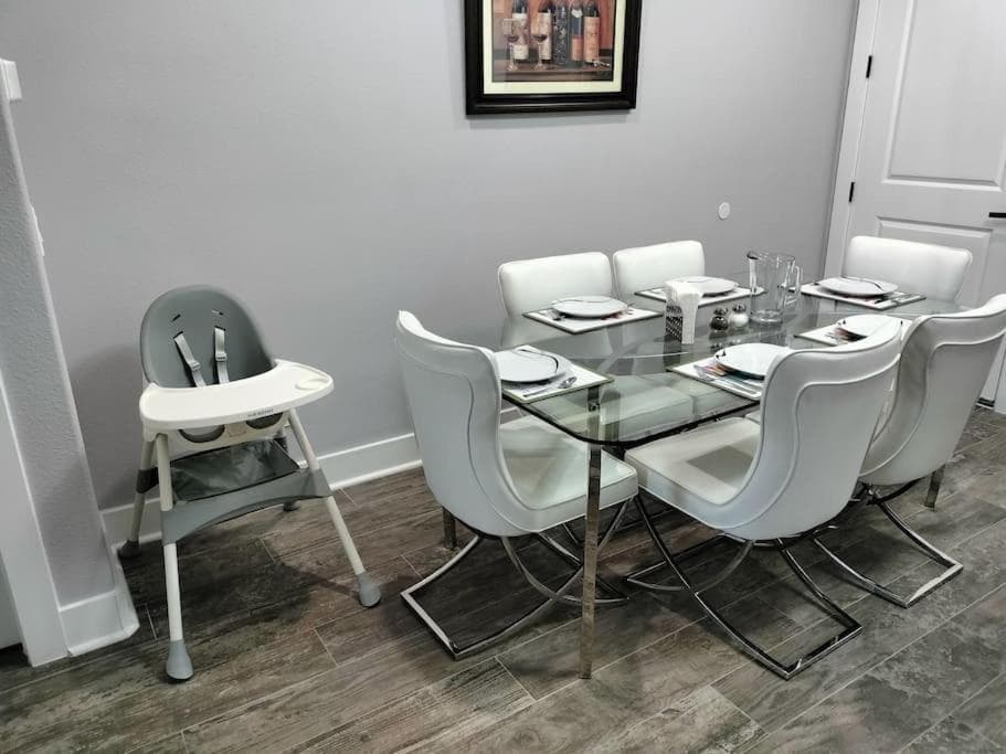 Villa White Rock in Tampa — 4