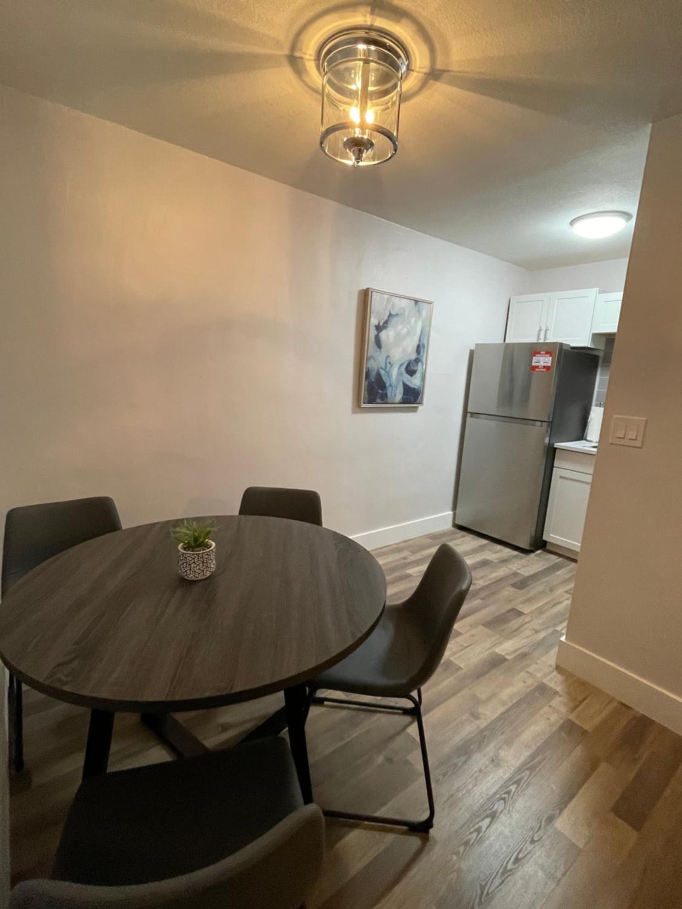 City First Story Apartments & Cottage — 10