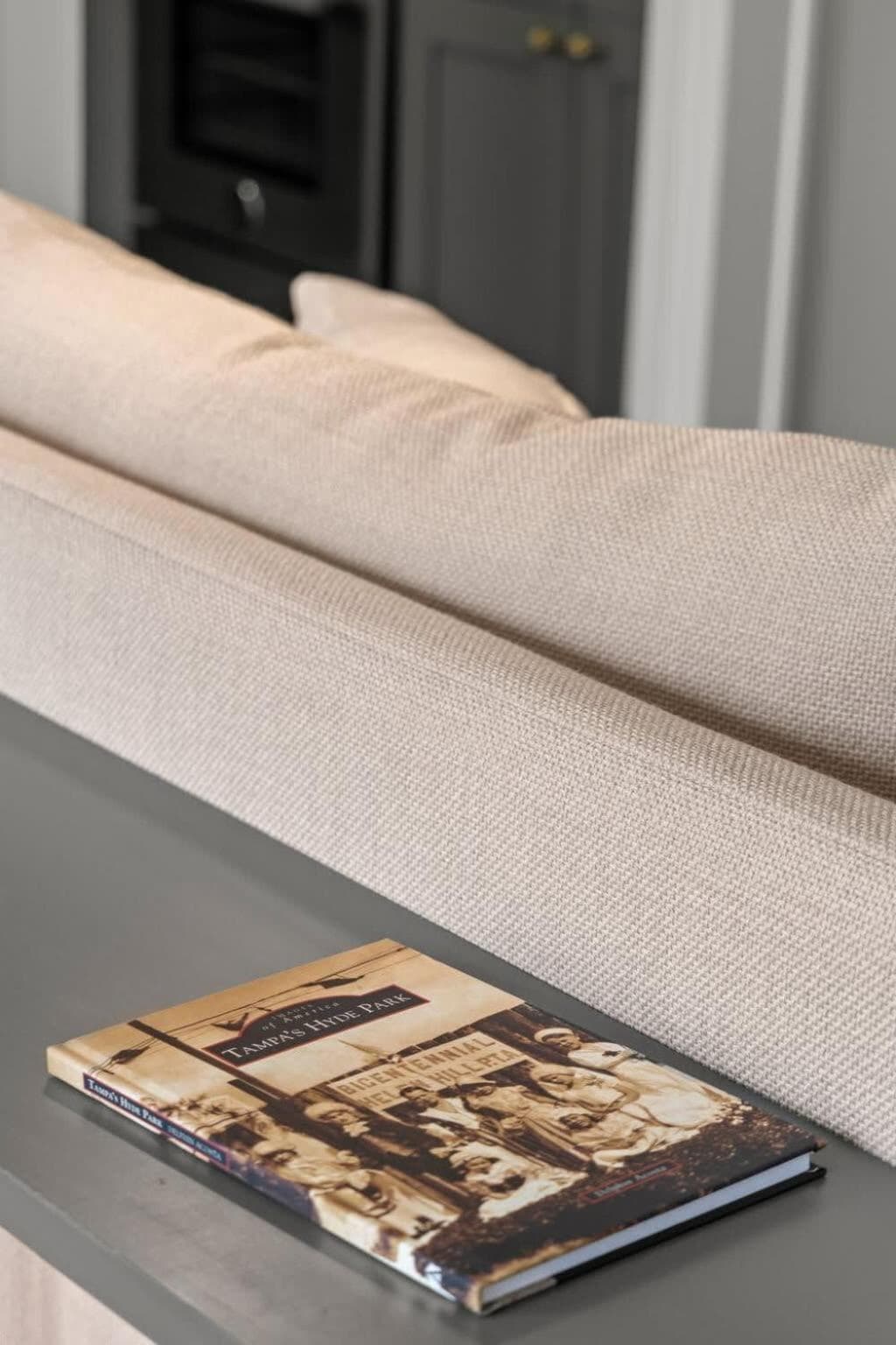 The Adaline Room #8 - Beautiful Hyde Park Apt, 2nd Floor, Steps to Bayshore — 22