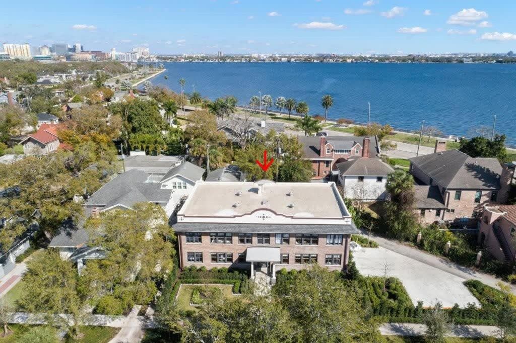 The Adaline Room #8 - Beautiful Hyde Park Apt, 2nd Floor, Steps to Bayshore — 29