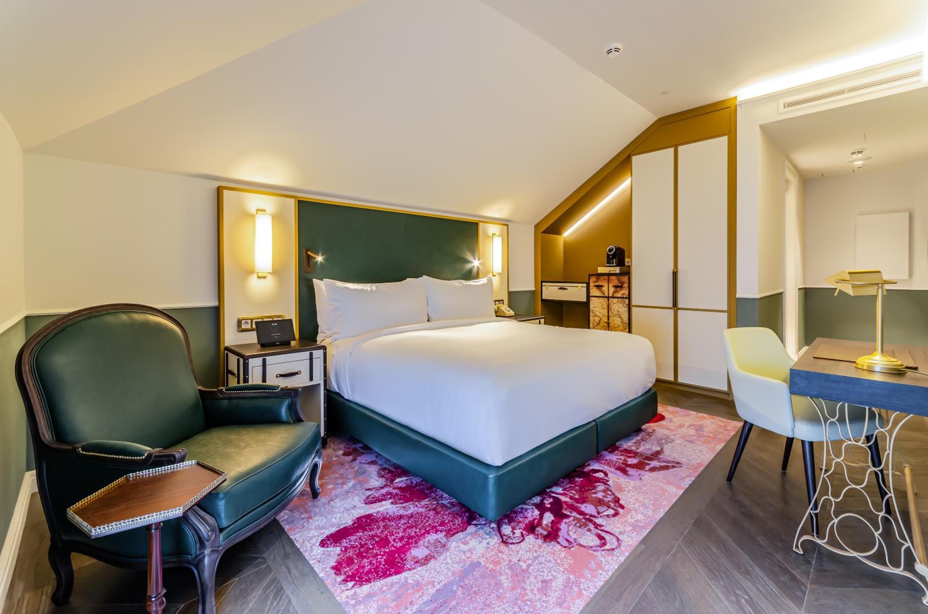 The Emerald House Lisbon - Curio Collection By Hilton — 18