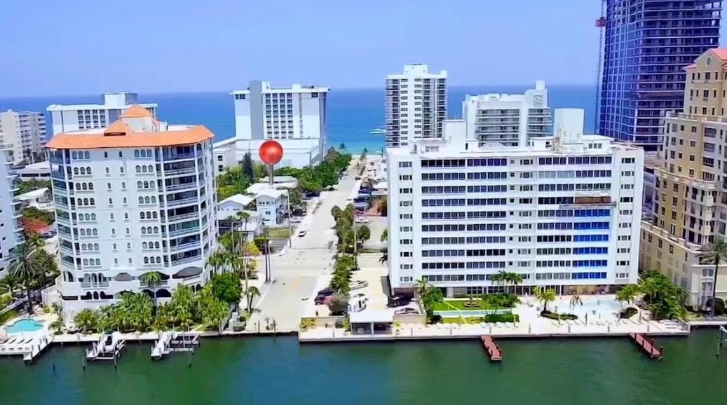 Ocean Breeze Free Parking Apt 5 — 1
