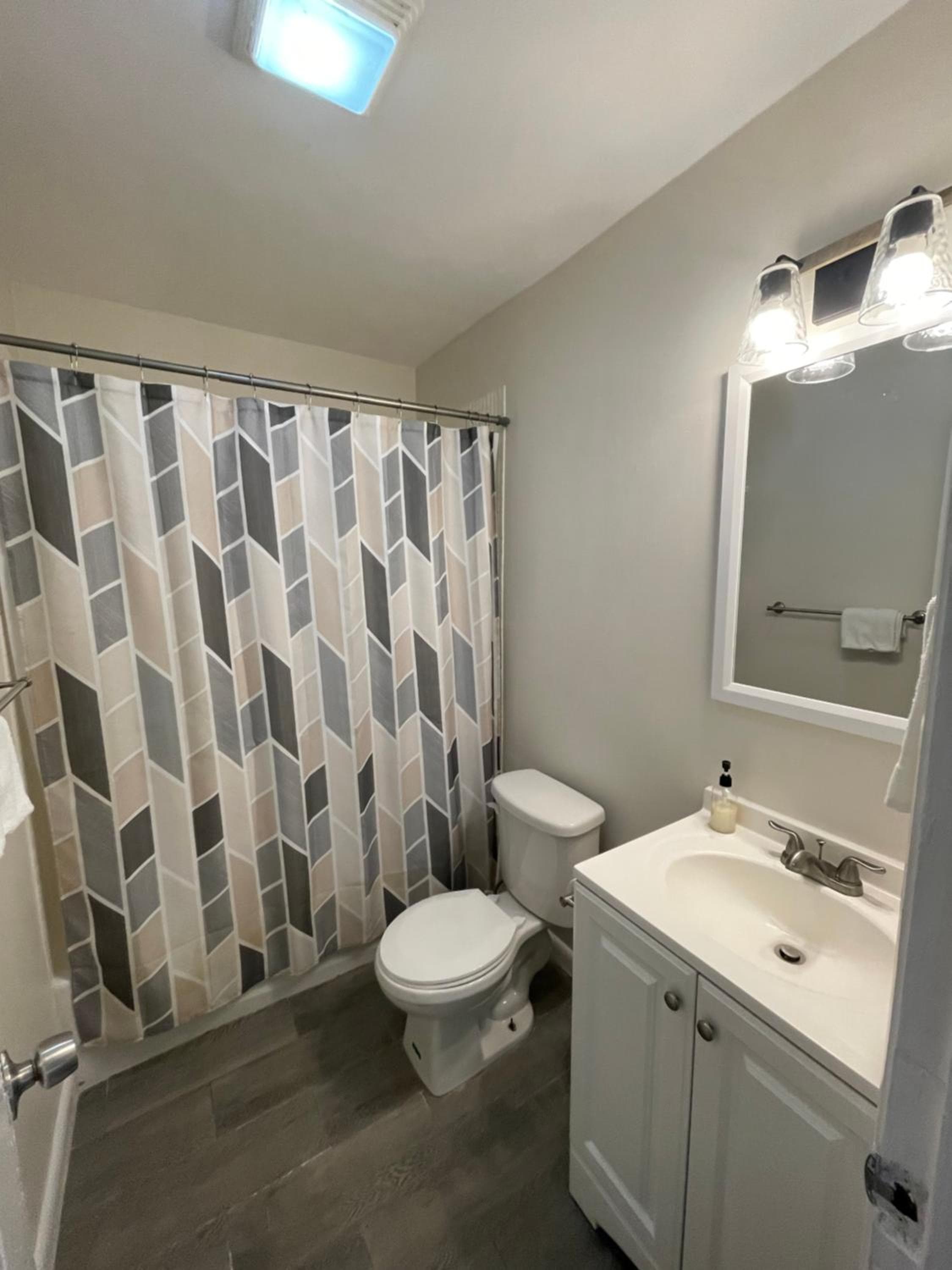 Three Bedroom Cottage in Ft Lauderdale — 30