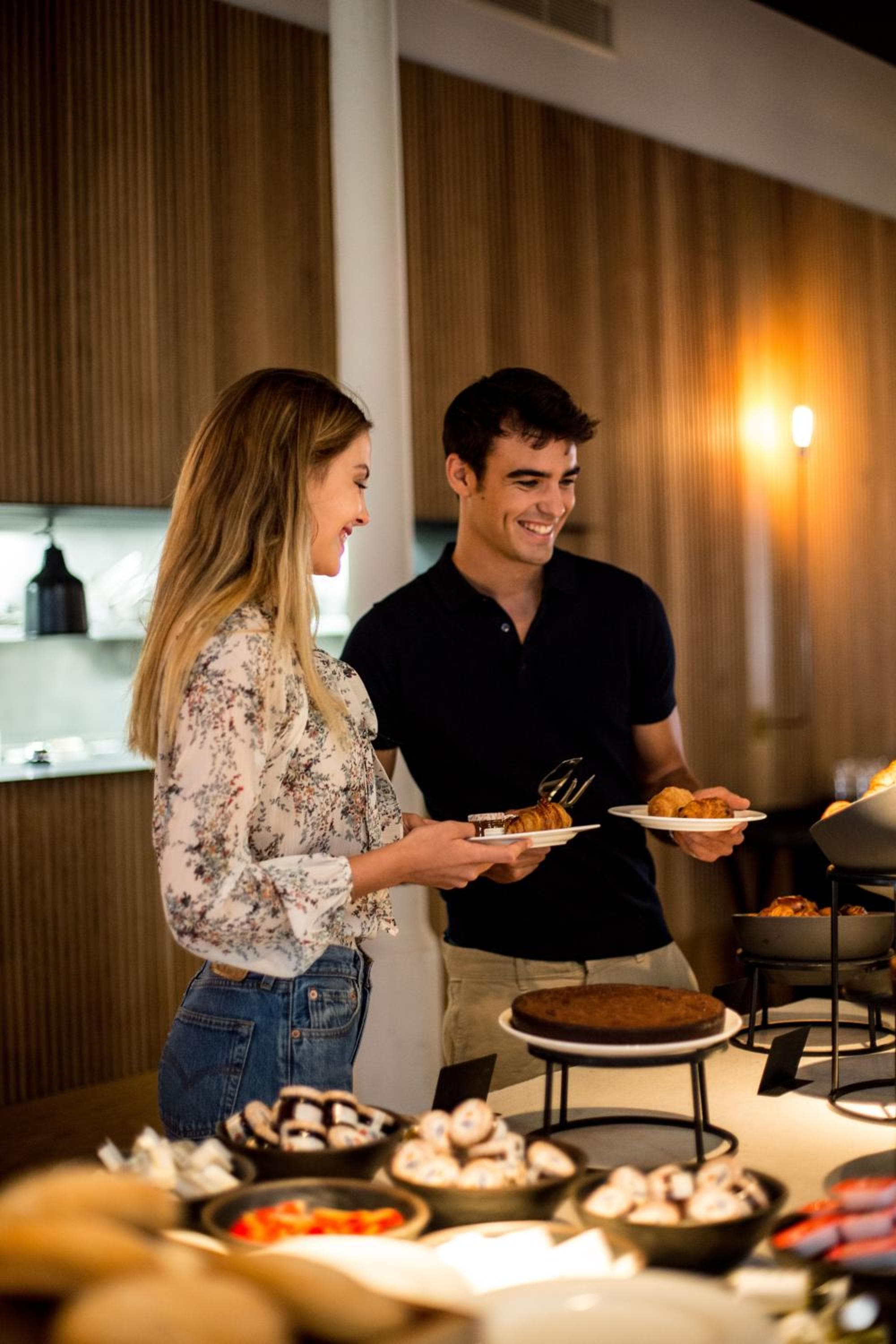 Yurbban Ramblas Boutique Hotel — 6