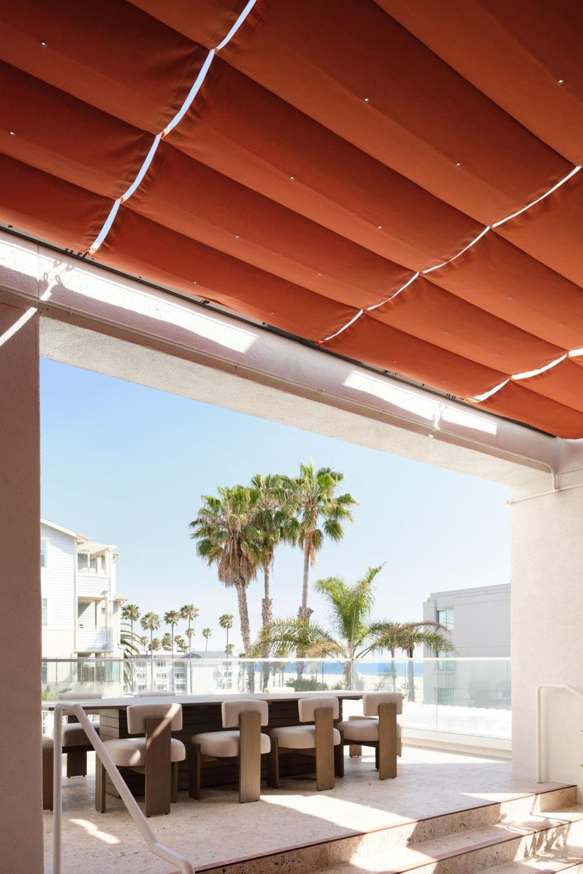Sandbourne Santa Monica, Autograph Collection — 11