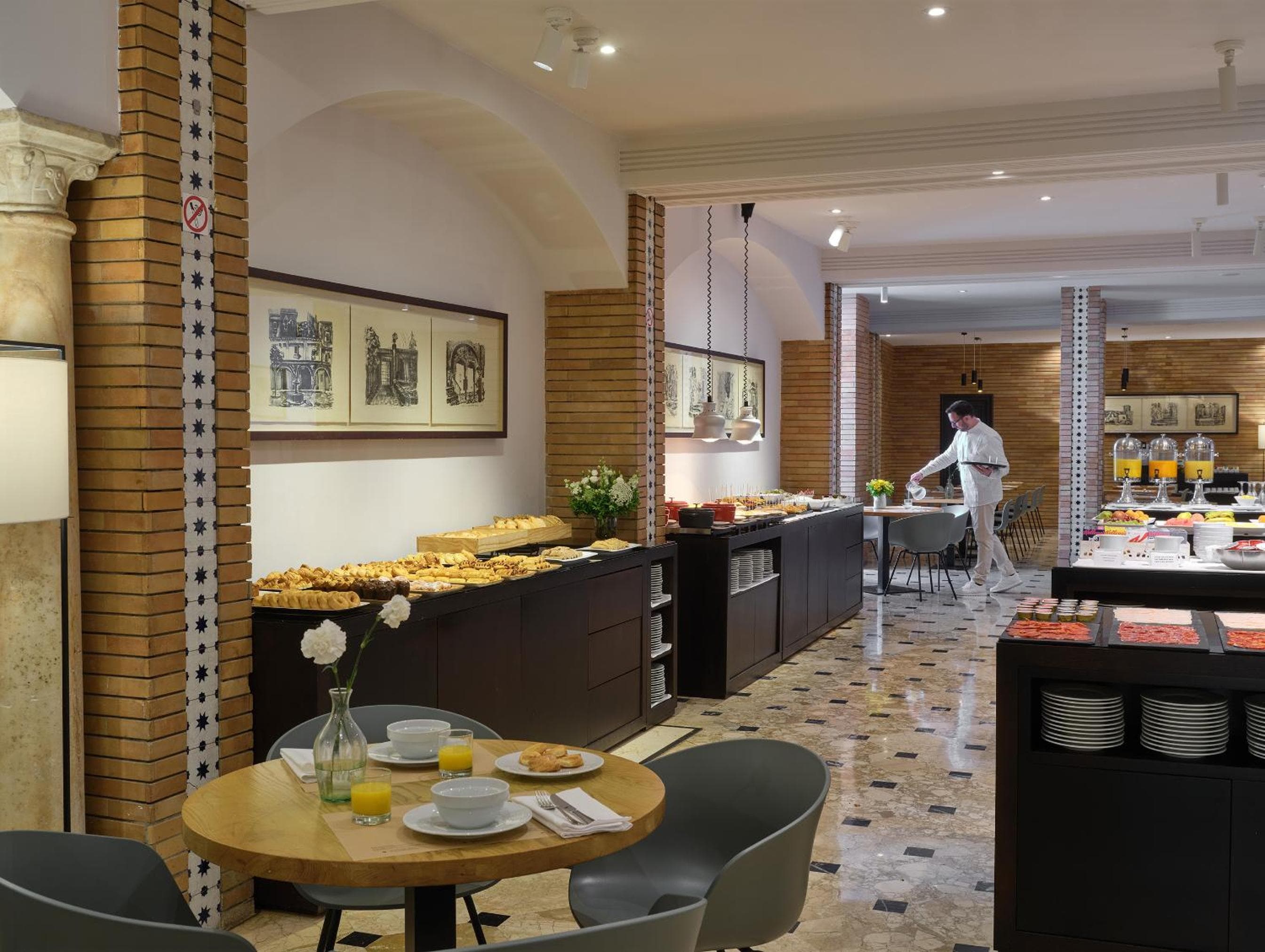 Hotel Fernando III — 28