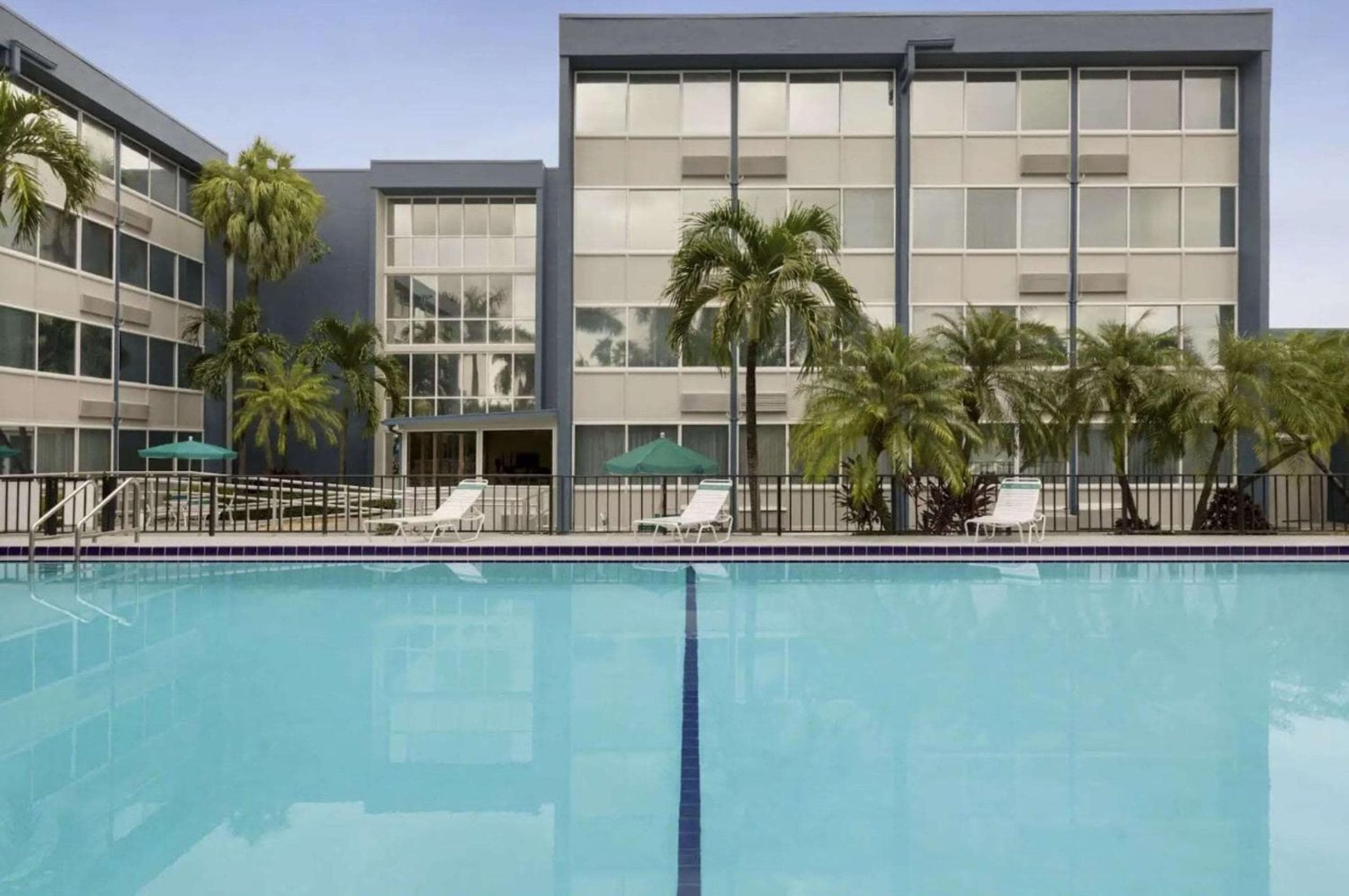 Days Inn presso il Wyndham Miami International Airport — 10