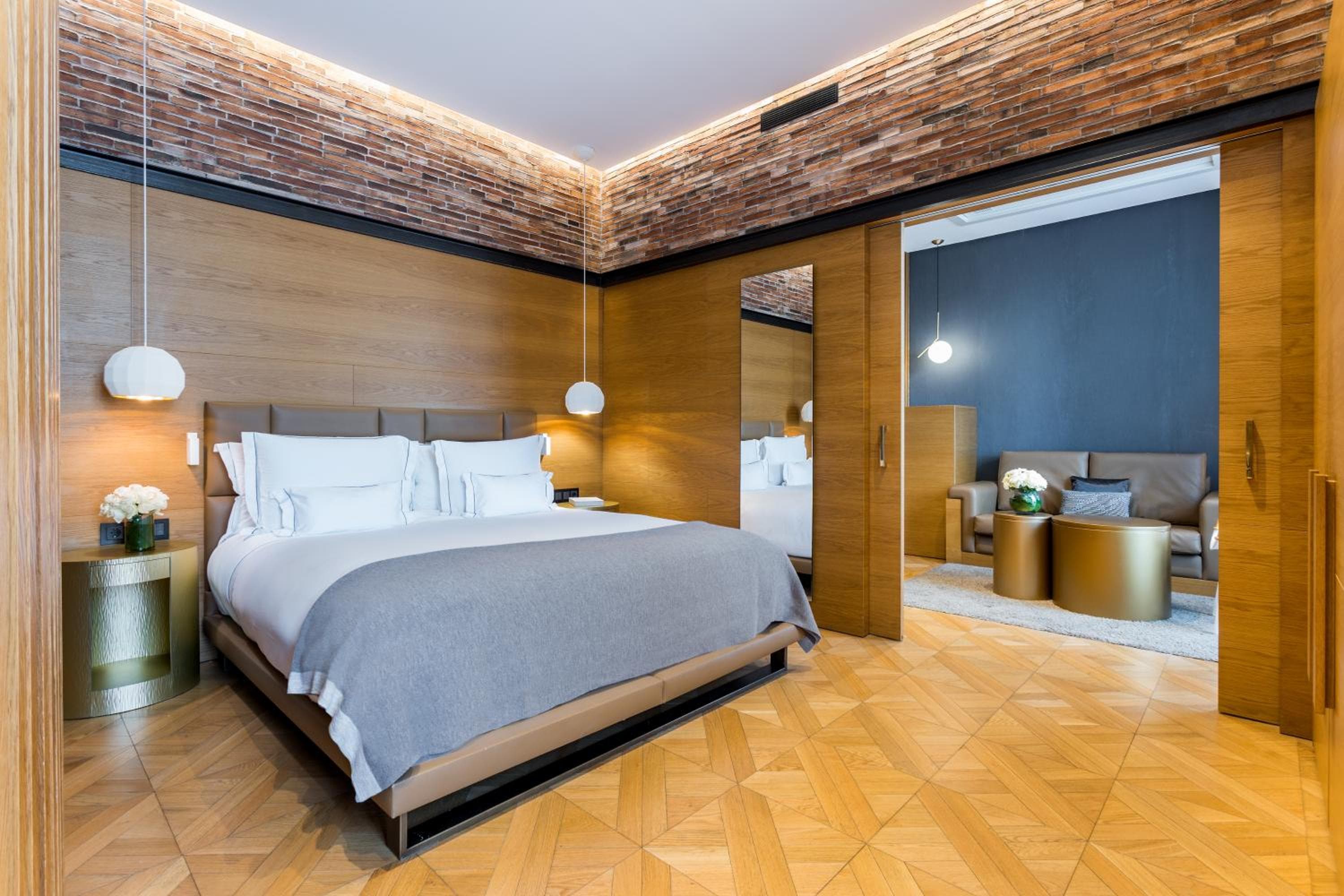 Monument Hotel — 5