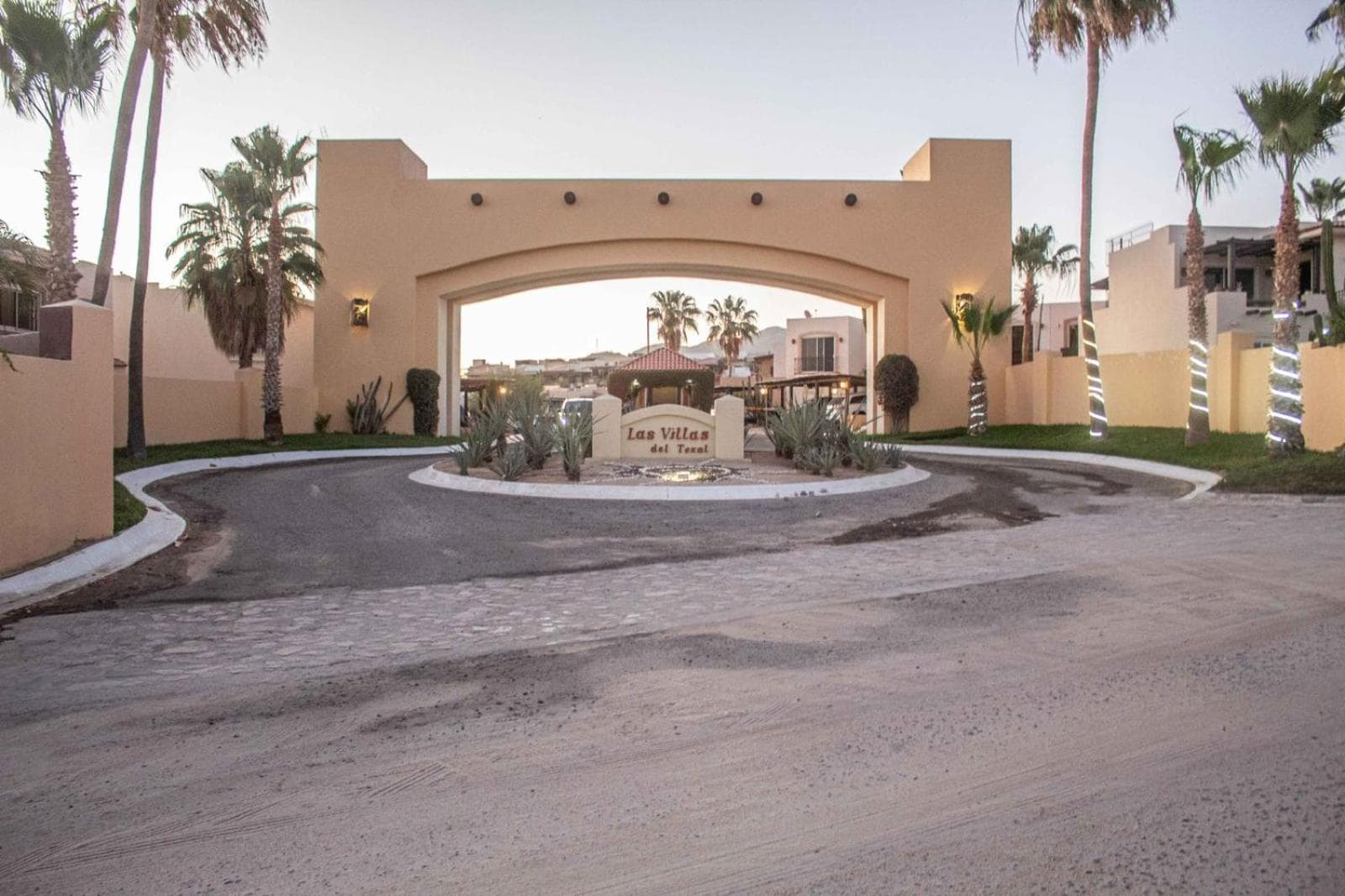 113 Big Town House For Family W Pool — 1