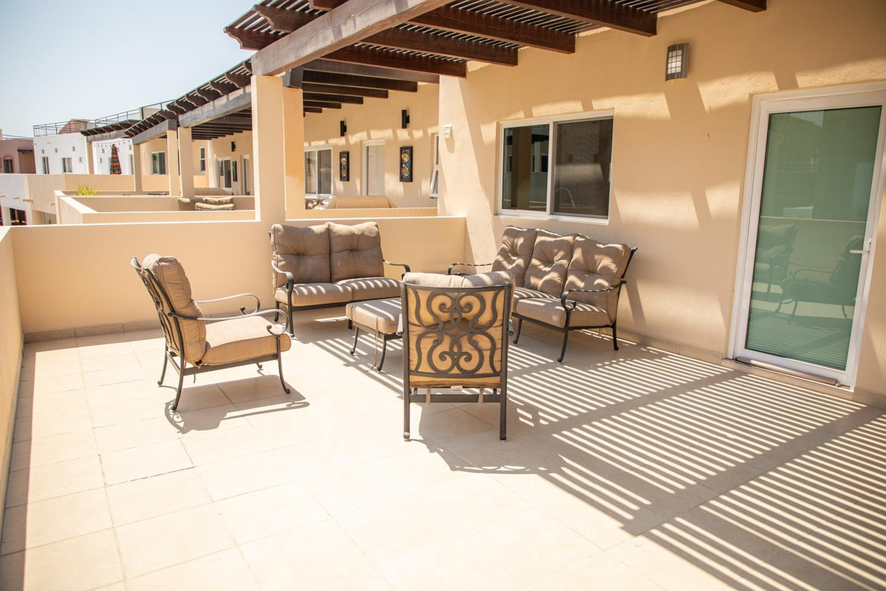 113 Big Town House For Family W Pool — 2