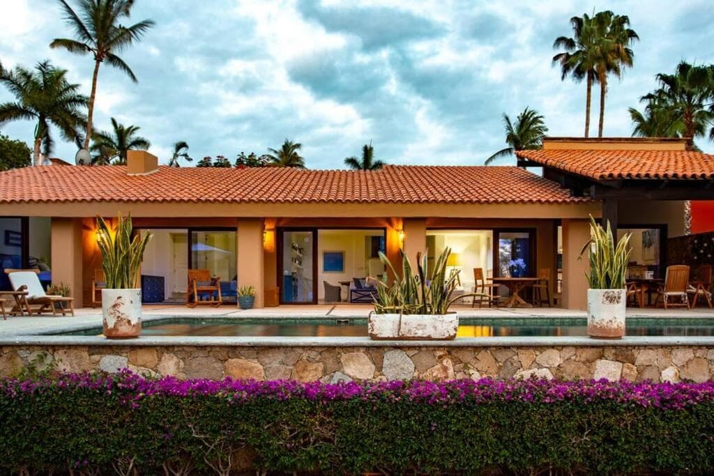 LA ROCA 8 min WALKING DISTANCE TO THE BEACH — 29